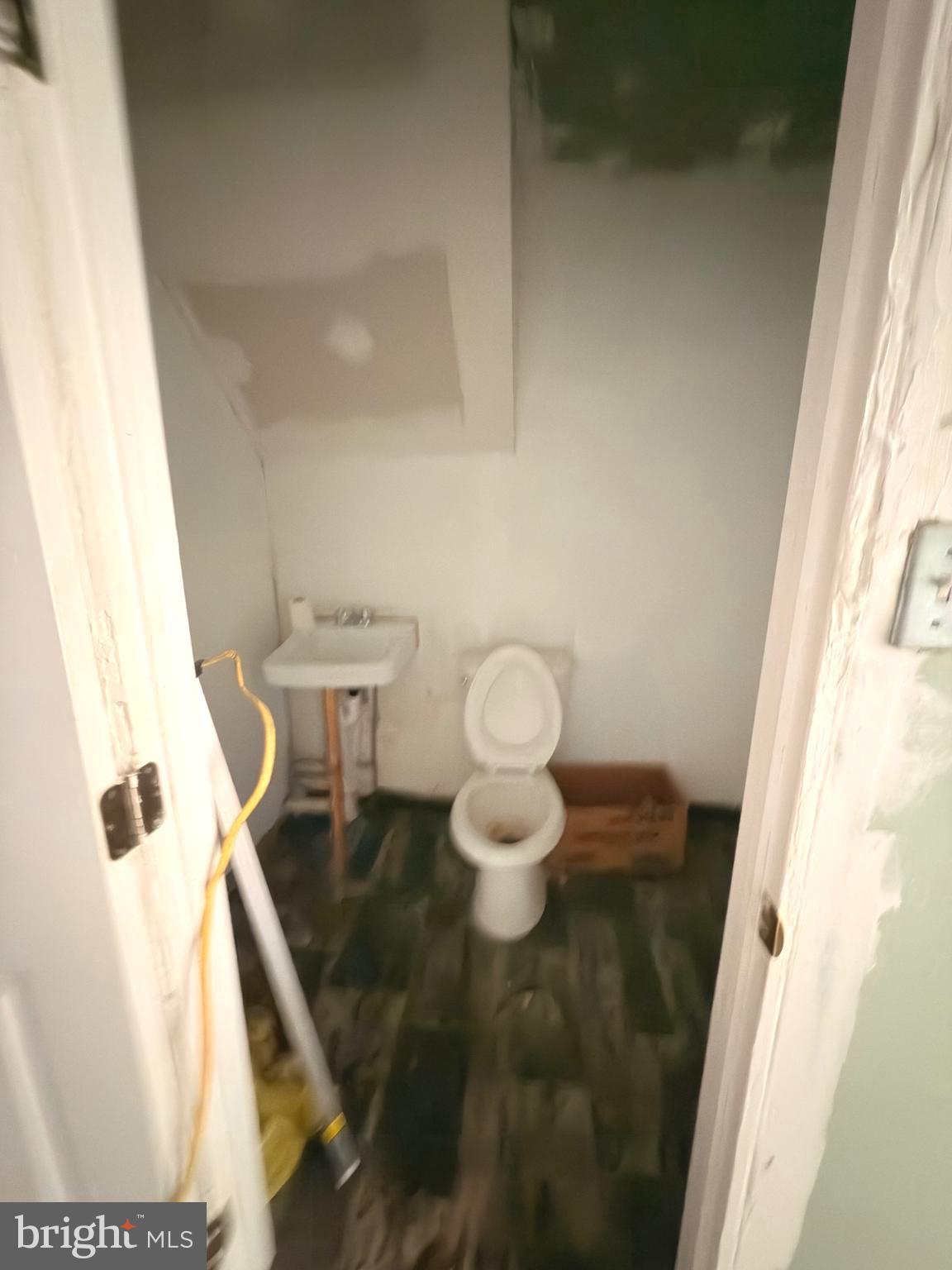 WEST PHILADELPHIA - Commercial Sale