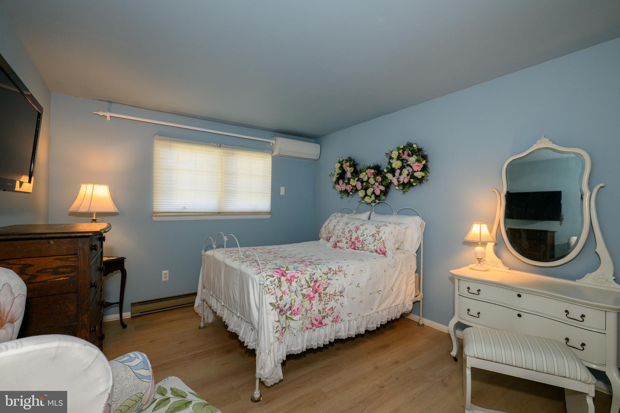 STRAWBERRY HILLS - Residential