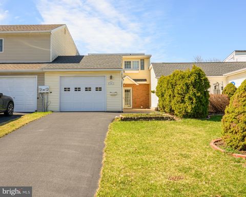 Photo of 28 Stonewood Place, CATASAUQUA, PA 18032 (MLS # PALH2014944)
