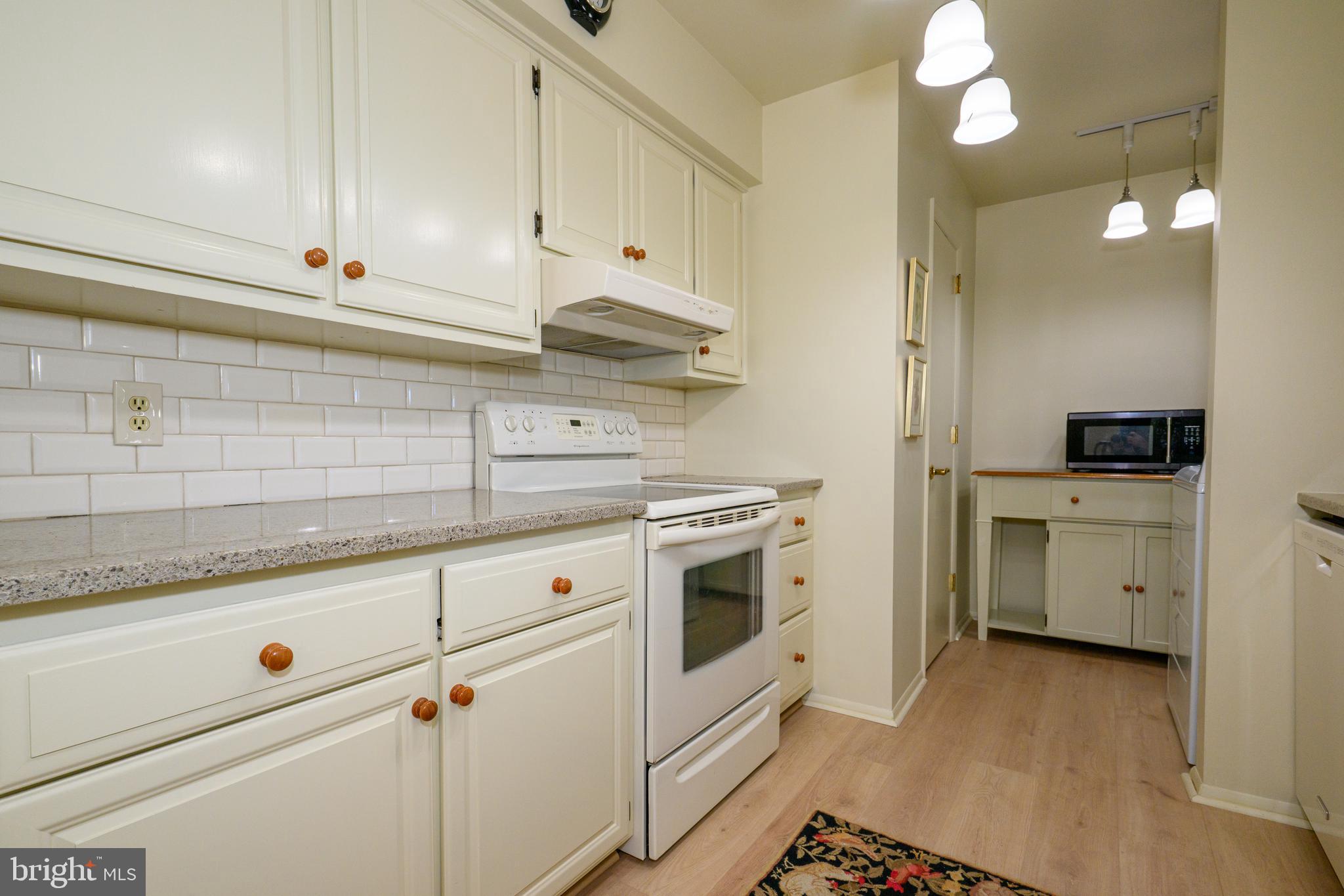 STRAWBERRY HILLS - Residential