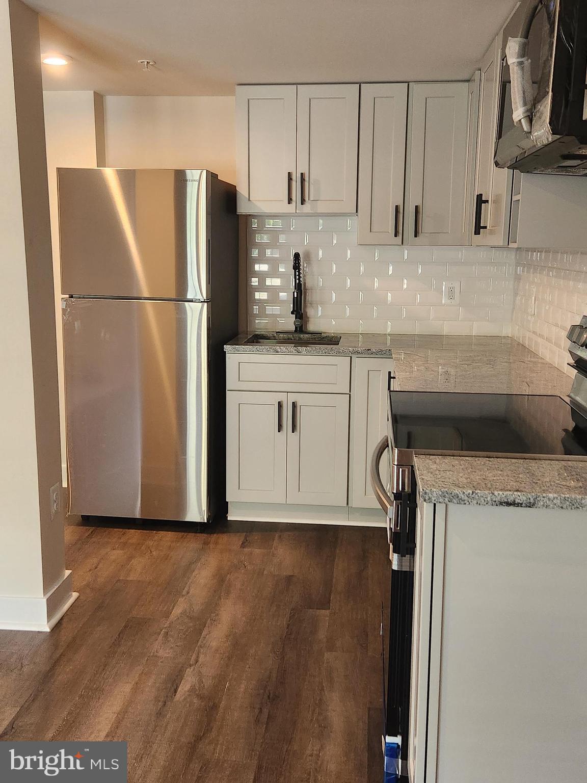Welcome to your new home! This stunning basement apartment is a 1-bedroom, 1-bathroom gem.. Located in a house built in 2023, everything about this unit is modern, sleek, and ready for move-in. All Utilities Included: Simplify your budgeting with all utilities included in your rent. No need to worry about extra bills for water, electricity, heating, or cooling. It's all covered! High-Speed Internet: Stay connected with high-speed internet included in the package. Perfect for working from home, streaming your favorite shows, or browsing the web. Private Access: Enjoy the privacy and convenience of your own separate entrance. Come and go as you please without disturbing others or being disturbed. Spacious and Modern: The open floor plan creates a spacious feel, with contemporary design elements that make it feel like home. Ample Street Parking: There's plenty of street parking available, ensuring that you and your guests will always find a spot.
Living Space:
As you step into this inviting space, you'll notice the thoughtful layout designed to maximize comfort and functionality. The living area is bright and airy, perfect for relaxing or entertaining guests. High-quality finishes and modern touches throughout add a touch of elegance to this cozy home.
The brand new kitchen boasts stainless steel appliances, including a refrigerator, stove, and microwave. With ample cabinet space and sleek countertops, meal preparation and cooking will be a delight.
The spacious bedroom offers a serene retreat at the end of the day. Large enough to accommodate a queen-sized bed and additional furniture, it features generous closet space to keep your belongings organized. Situated in a friendly and vibrant neighborhood, this basement apartment provides easy access to local amenities, shopping centers, and public transportation. Whether you need to commute to work or explore the city, everything is conveniently close by. This brand new, fully-equipped basement apartment is perfect for anyone looking for a hassle-free living experience. With all utilities and internet included, private access, and ample street parking, this 1-bedroom, 1-bathroom unit offers modern living at its finest. Don't miss the opportunity to be the first to call this beautiful apartment home!