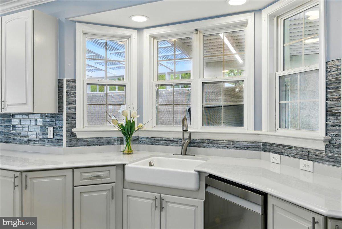 POPLAR HILLS - Residential