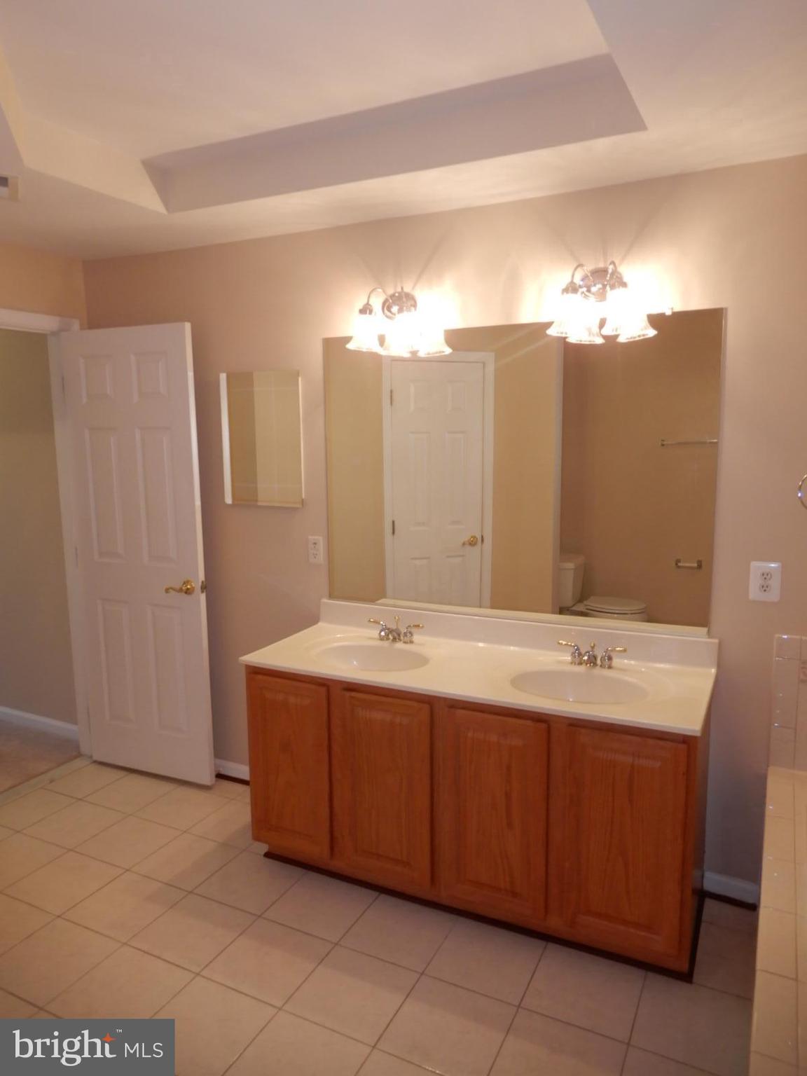 WILLOW OAKS - Residential Lease