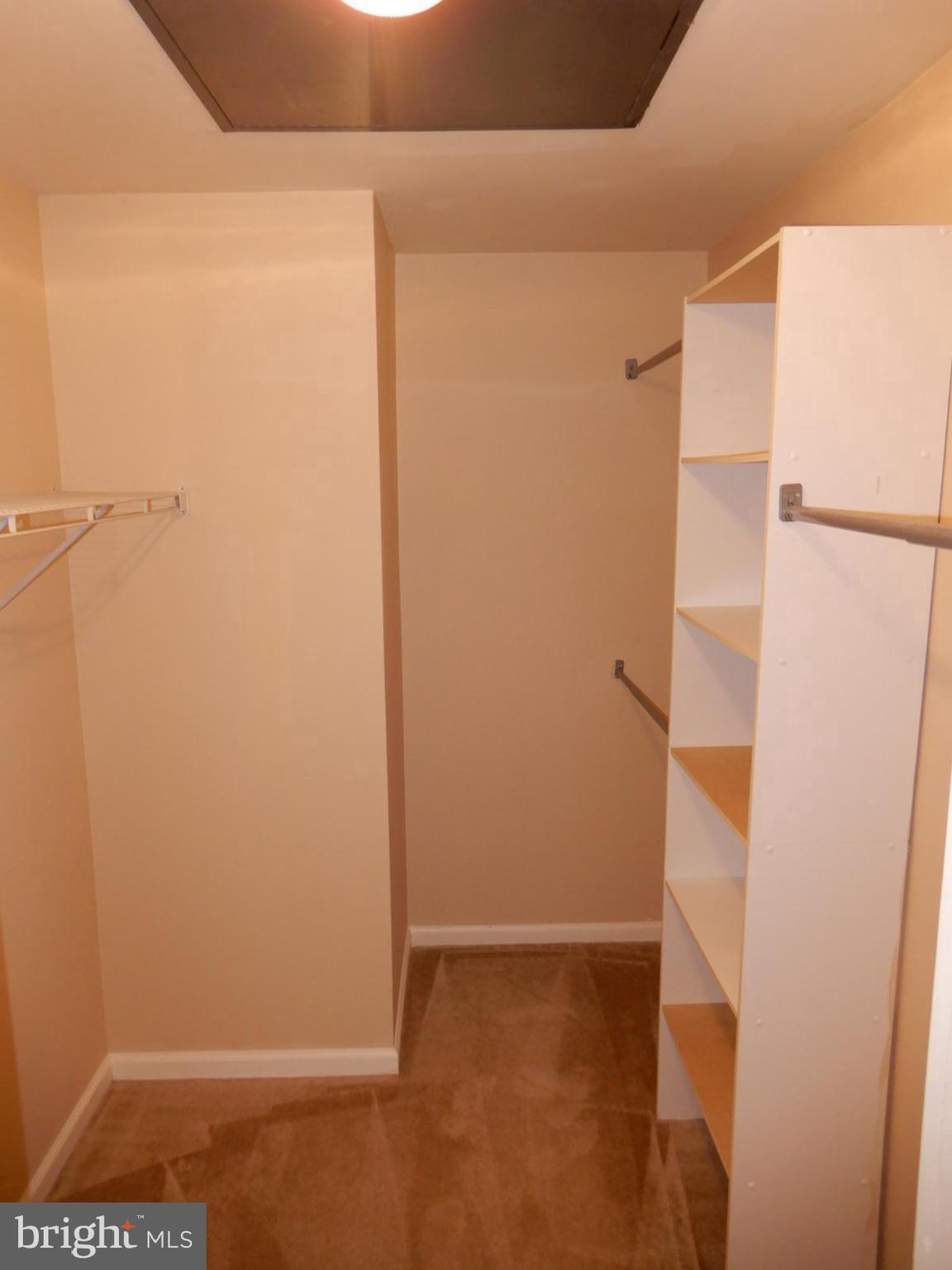 WILLOW OAKS - Residential Lease