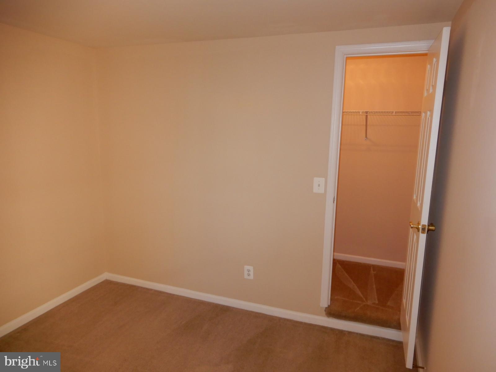 WILLOW OAKS - Residential Lease