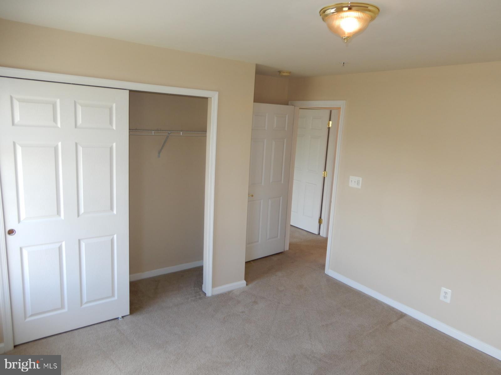 WILLOW OAKS - Residential Lease