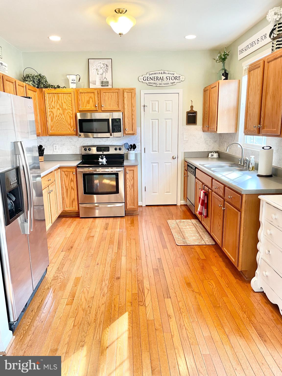 TWIN LAKES ESTATES - Residential