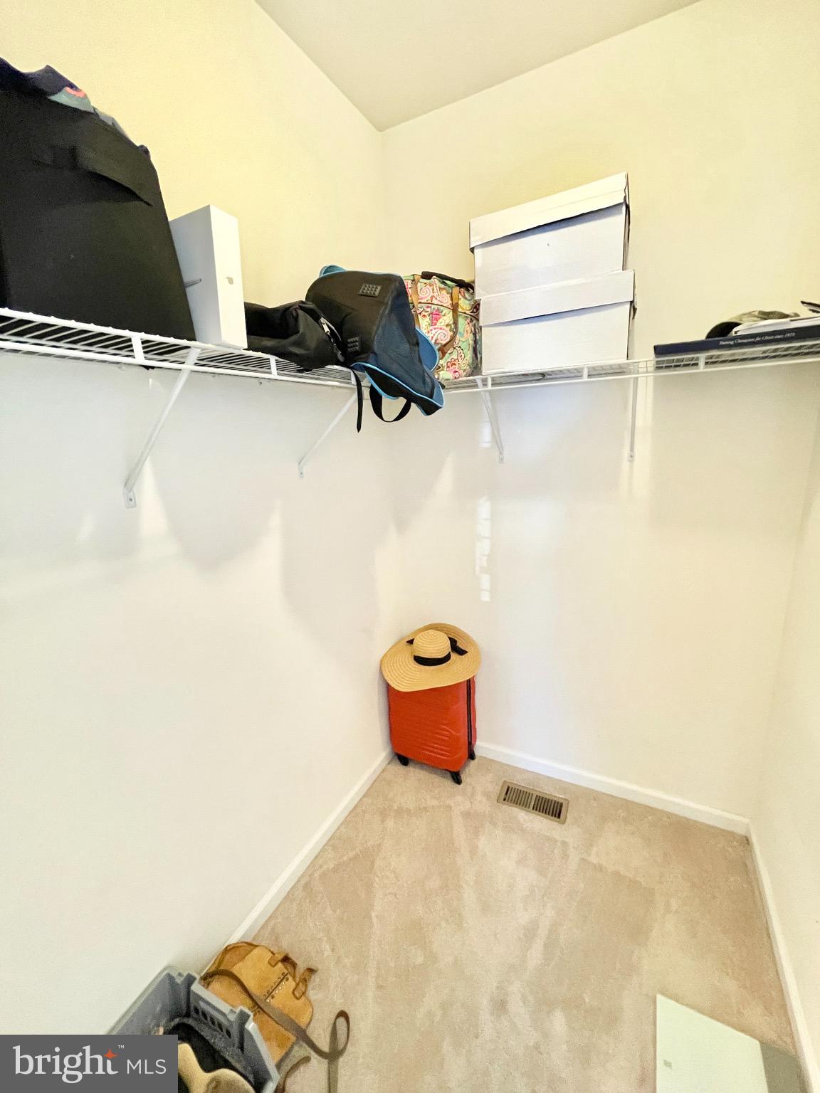 TWIN LAKES ESTATES - Residential