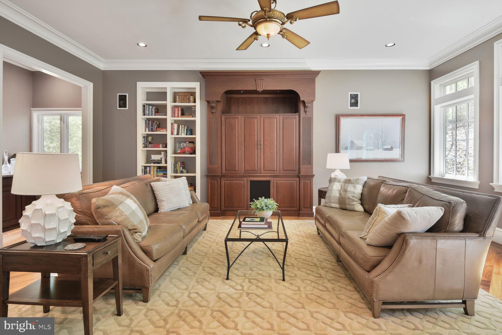 BANNOCKBURN ESTATES - Residential