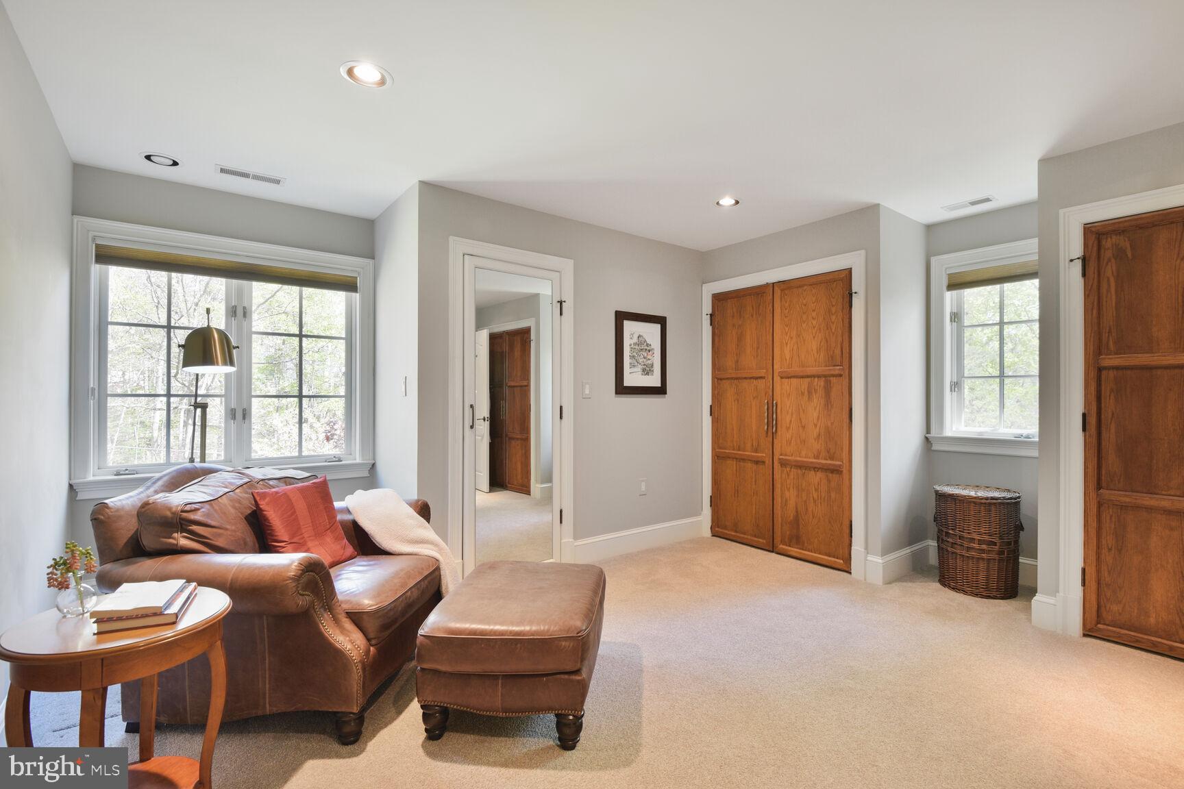 BANNOCKBURN ESTATES - Residential