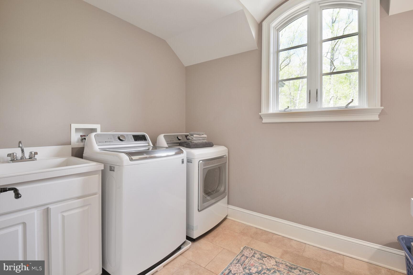 BANNOCKBURN ESTATES - Residential