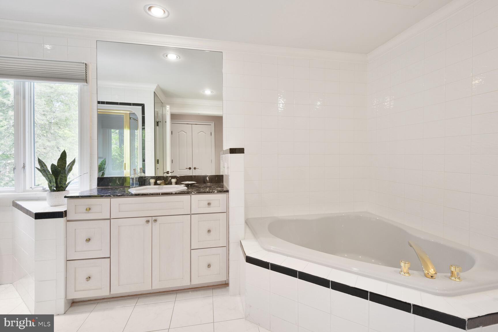 BANNOCKBURN ESTATES - Residential