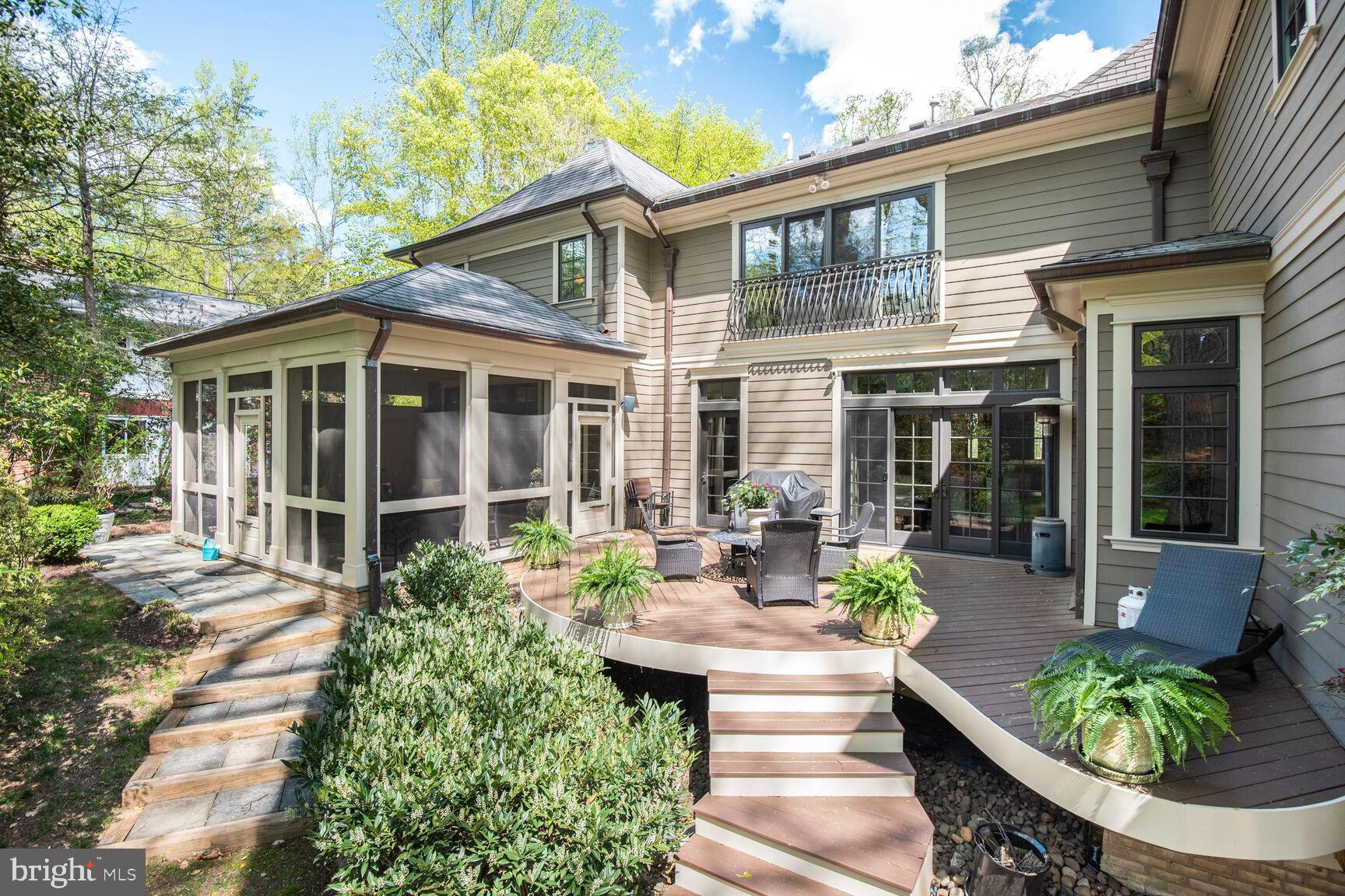 BANNOCKBURN ESTATES - Residential