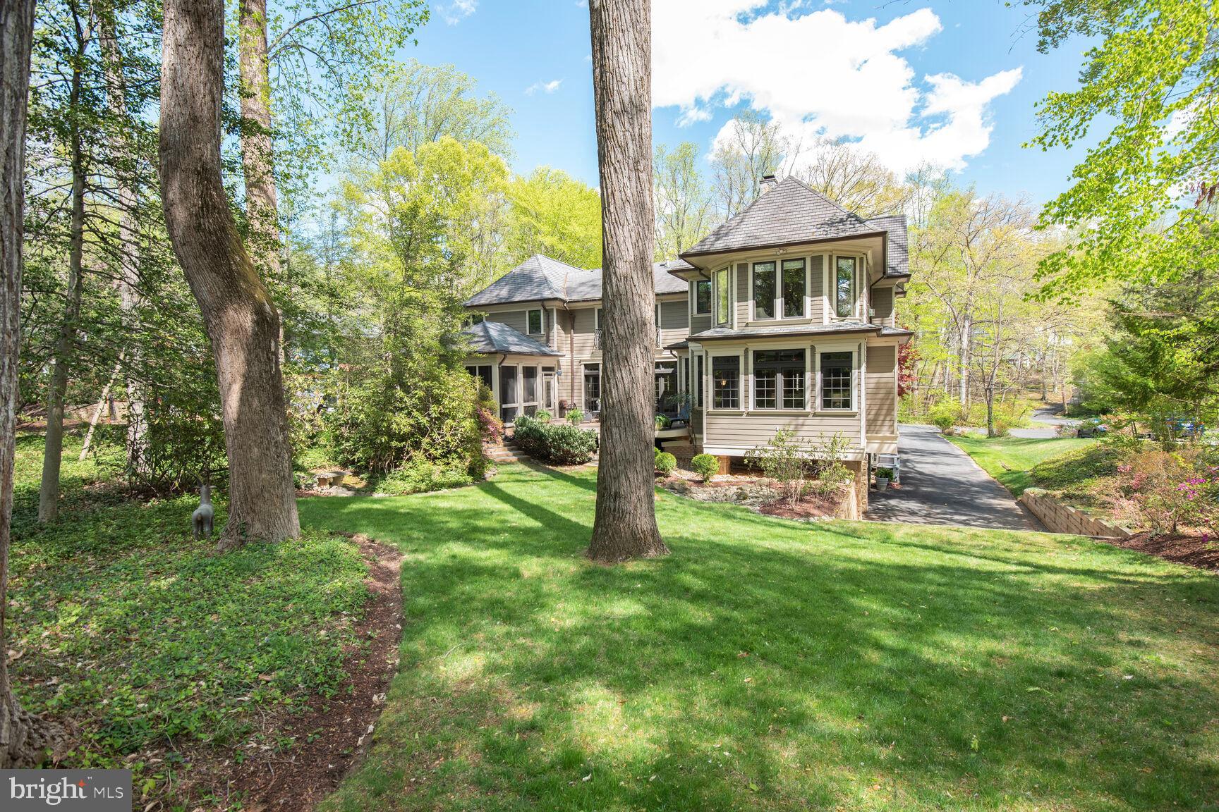 BANNOCKBURN ESTATES - Residential