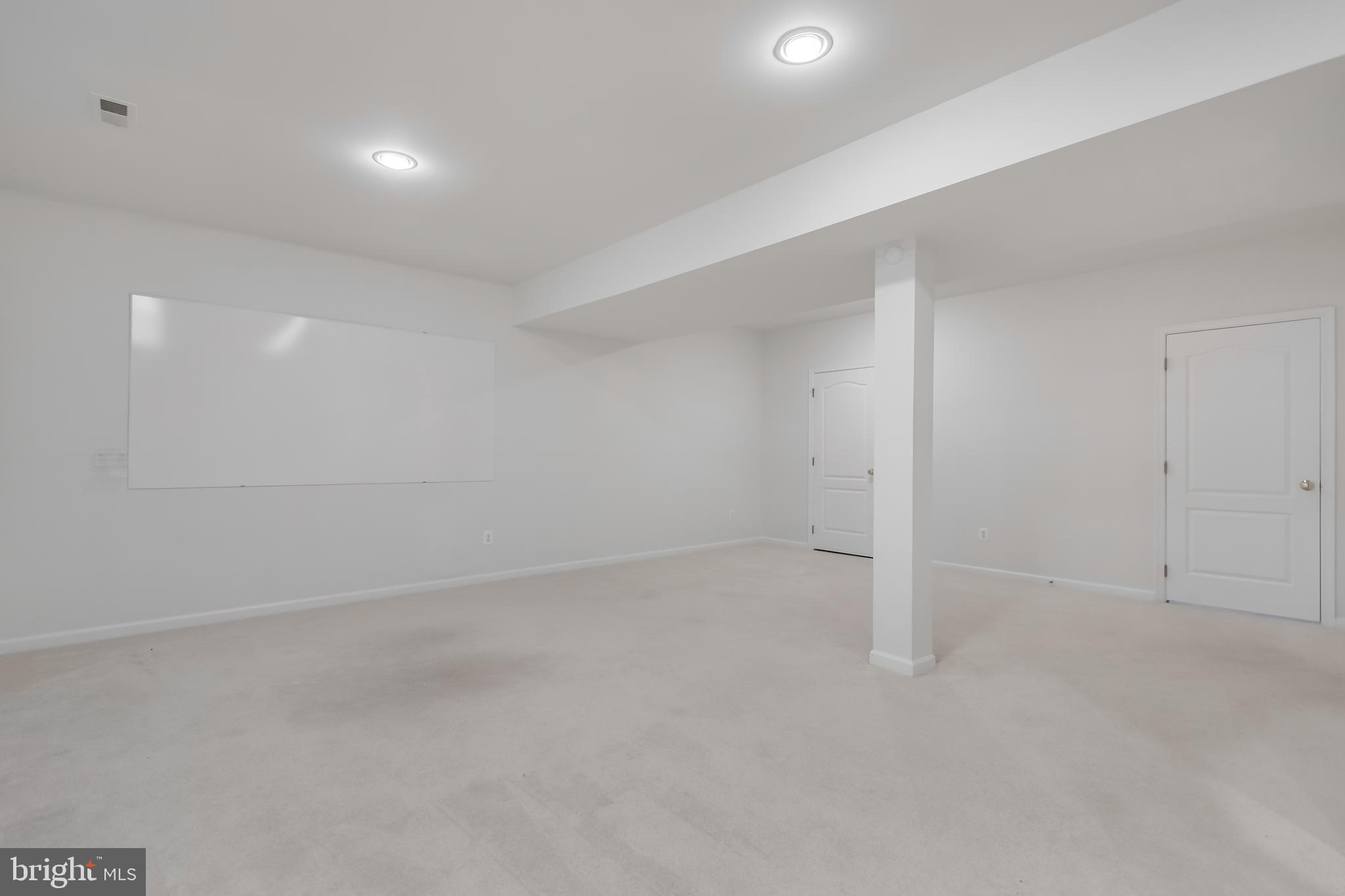 BELMONT COUNTRY CLUB - Residential Lease