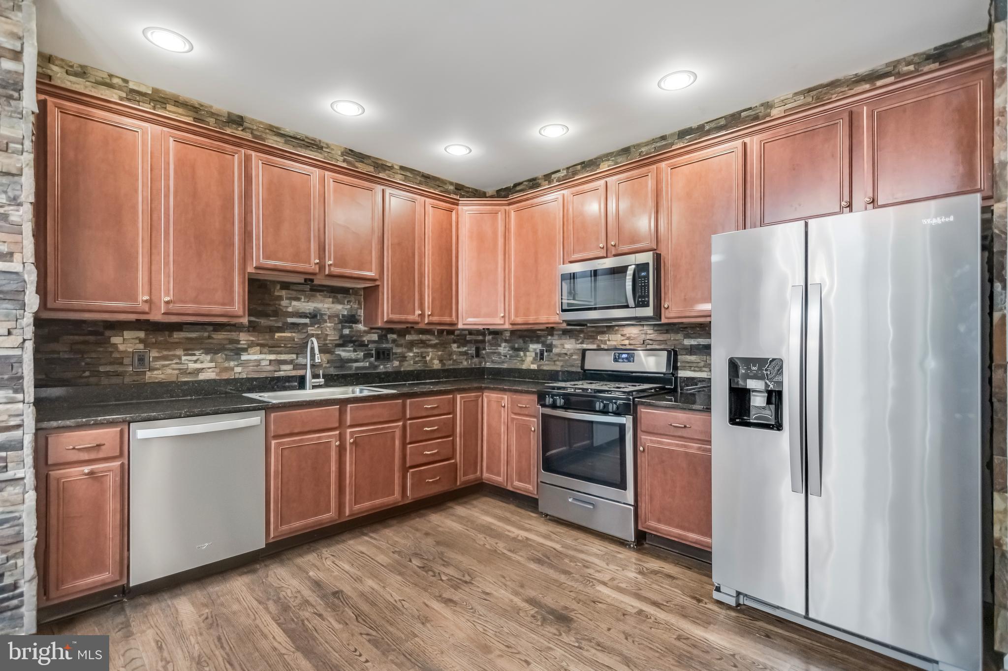 BELMONT COUNTRY CLUB - Residential Lease