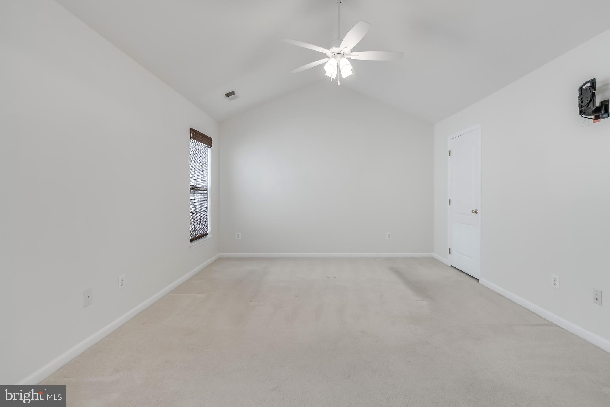 BELMONT COUNTRY CLUB - Residential Lease