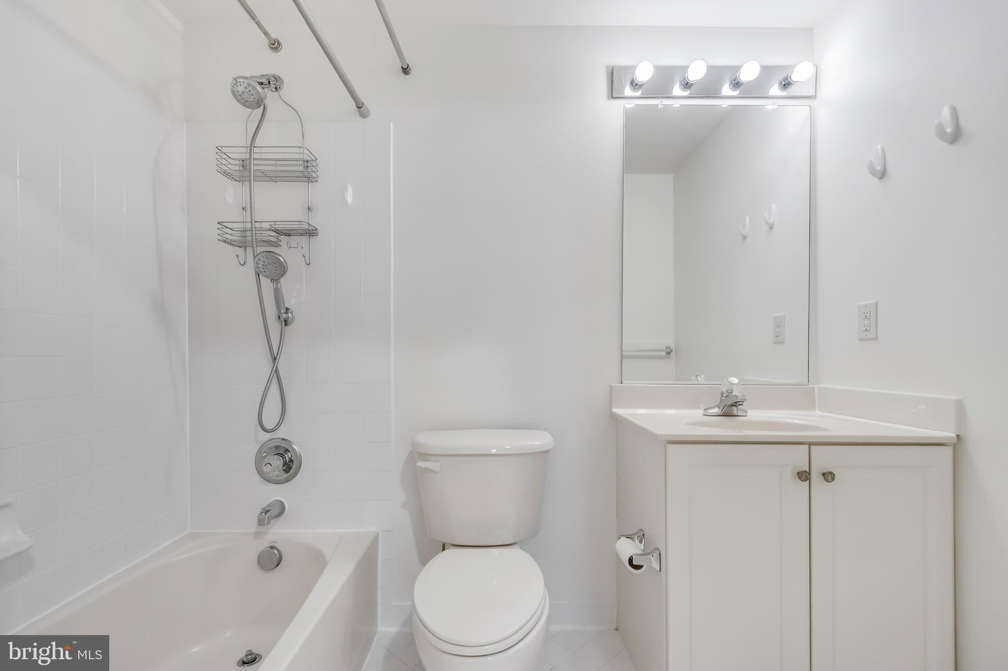 BELMONT COUNTRY CLUB - Residential Lease