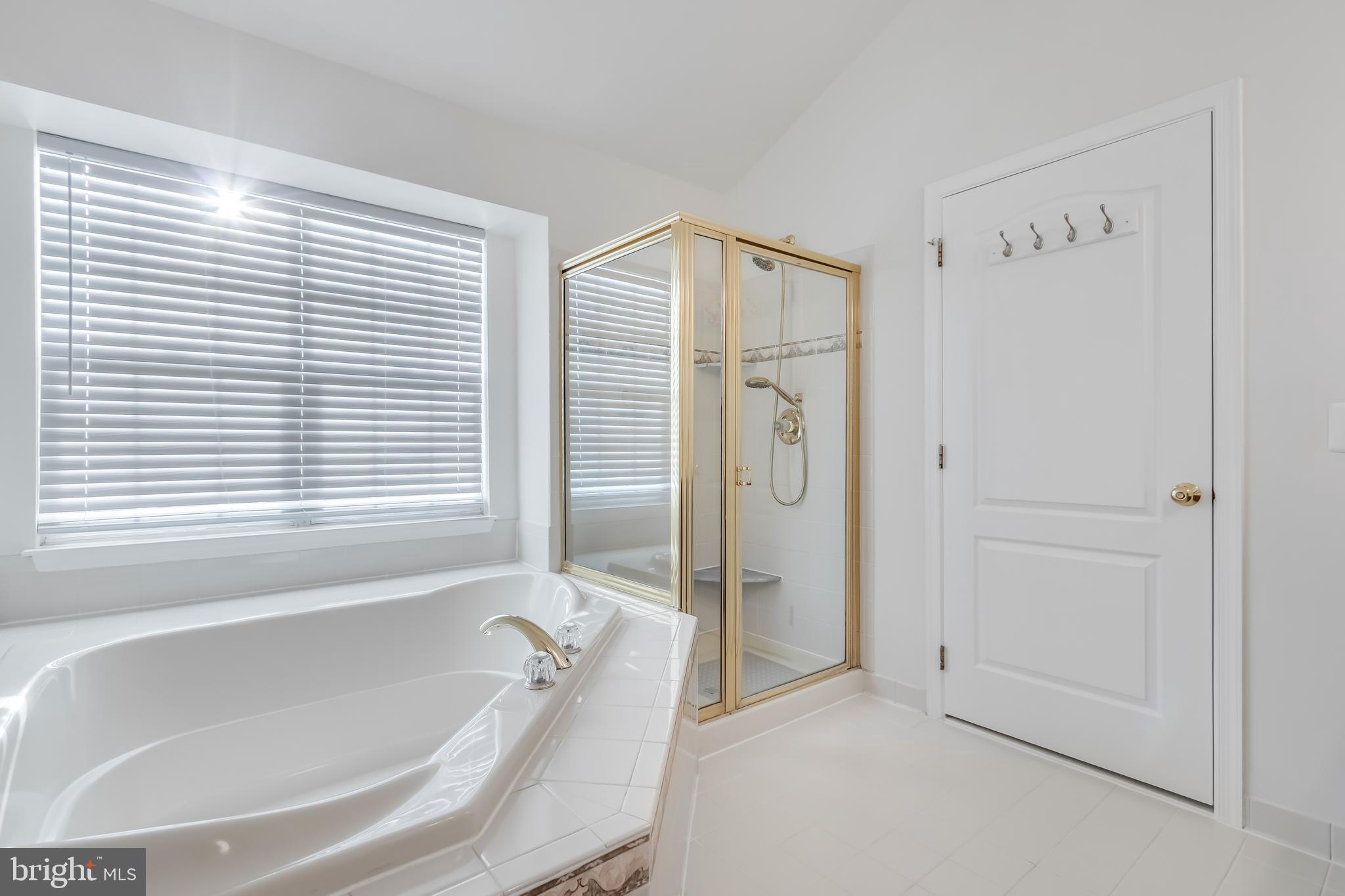 BELMONT COUNTRY CLUB - Residential Lease