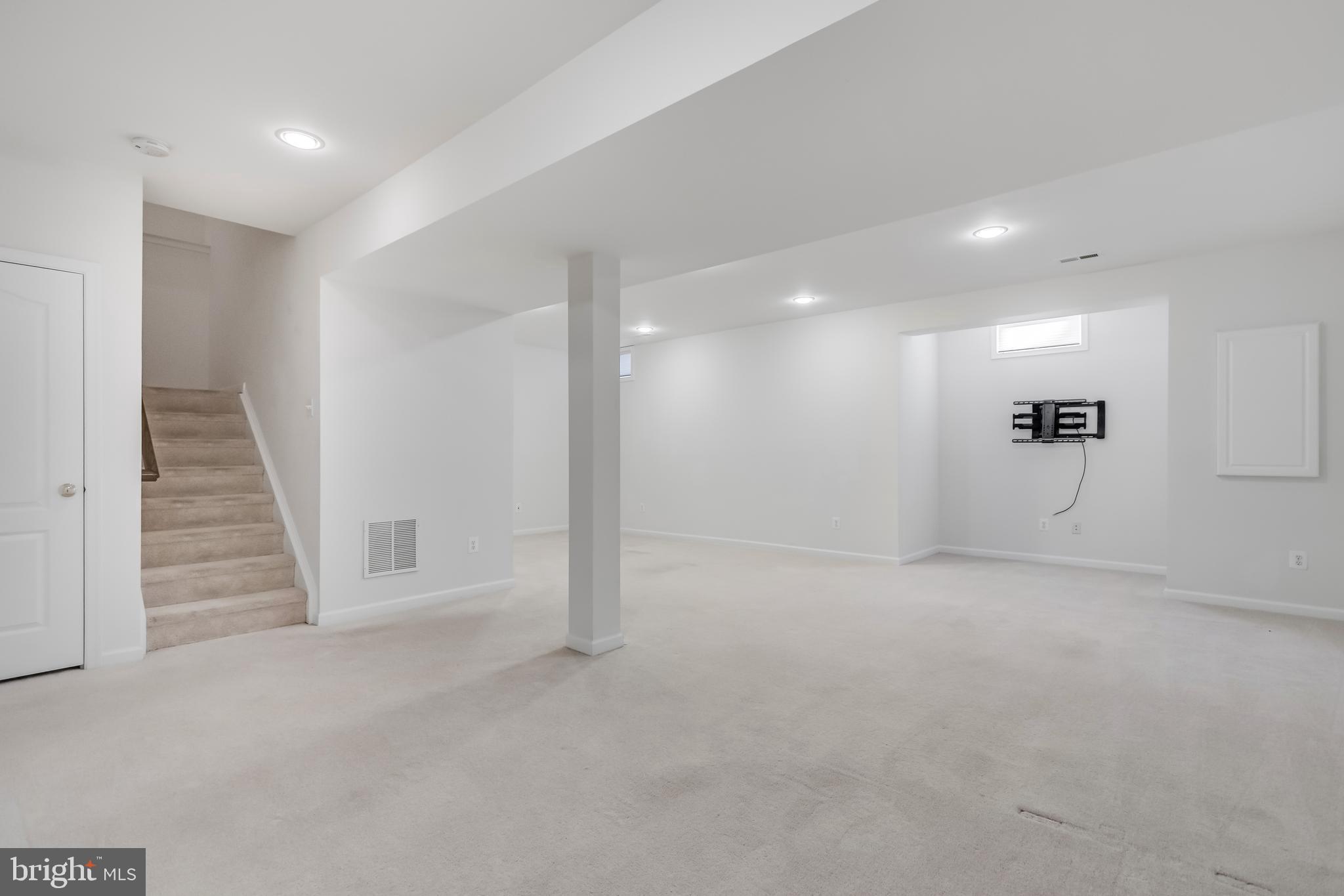 BELMONT COUNTRY CLUB - Residential Lease