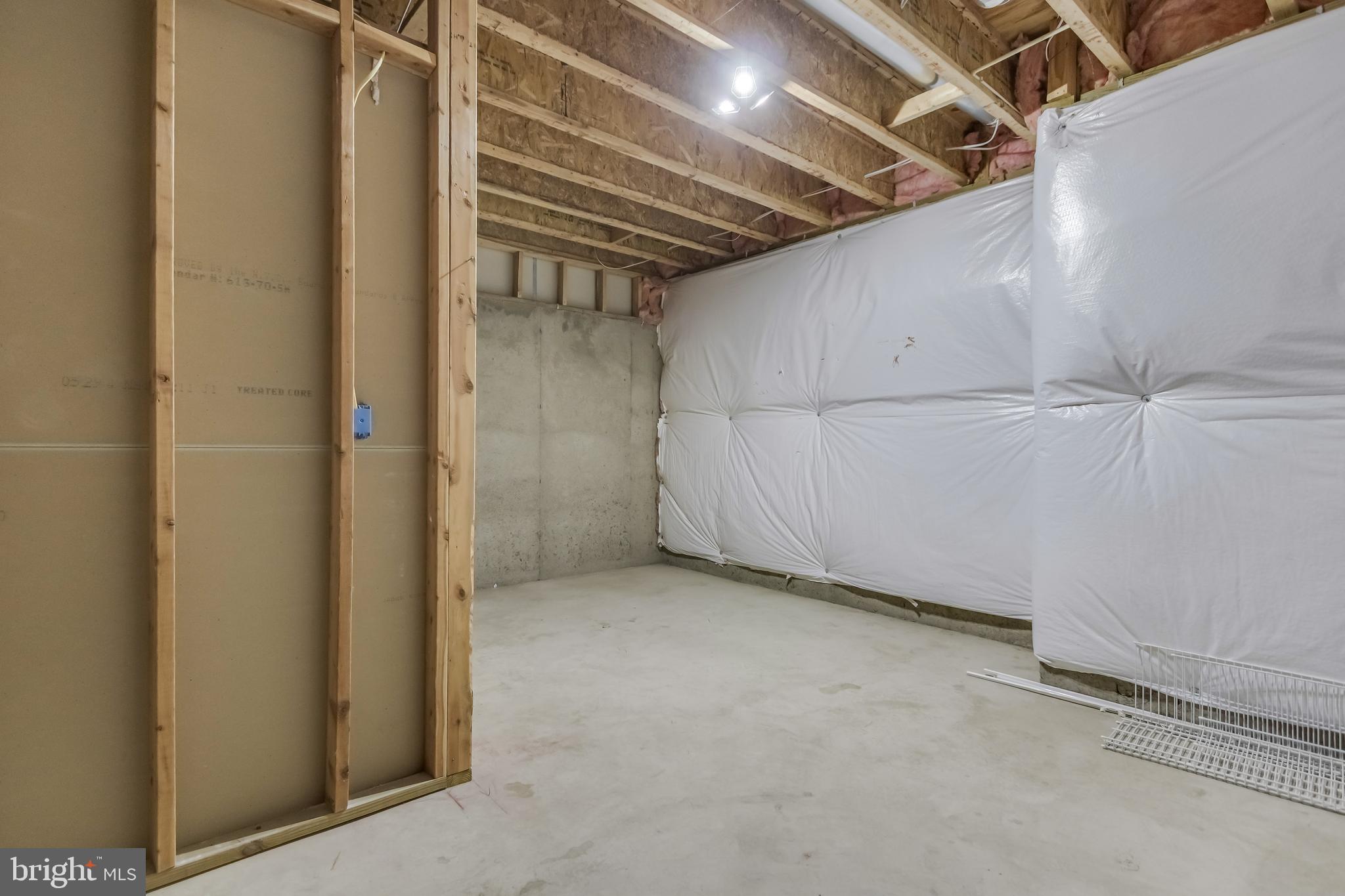 BELMONT COUNTRY CLUB - Residential Lease