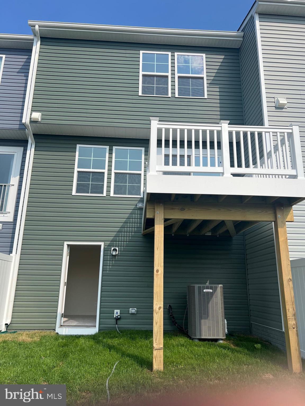 OVERLOOK AT RIVERSIDE TOWNHOMES - Residential Lease