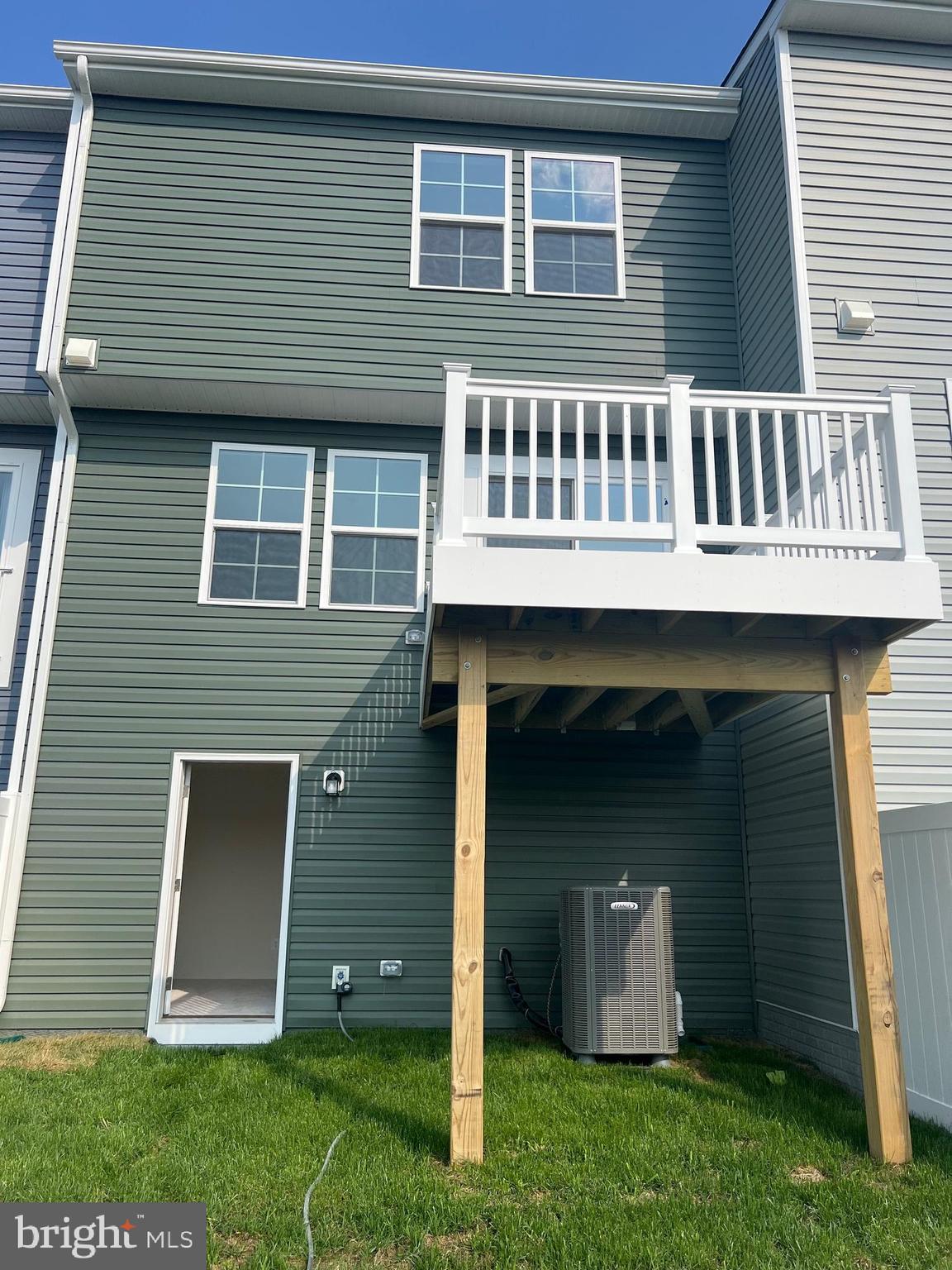 OVERLOOK AT RIVERSIDE TOWNHOMES - Residential Lease