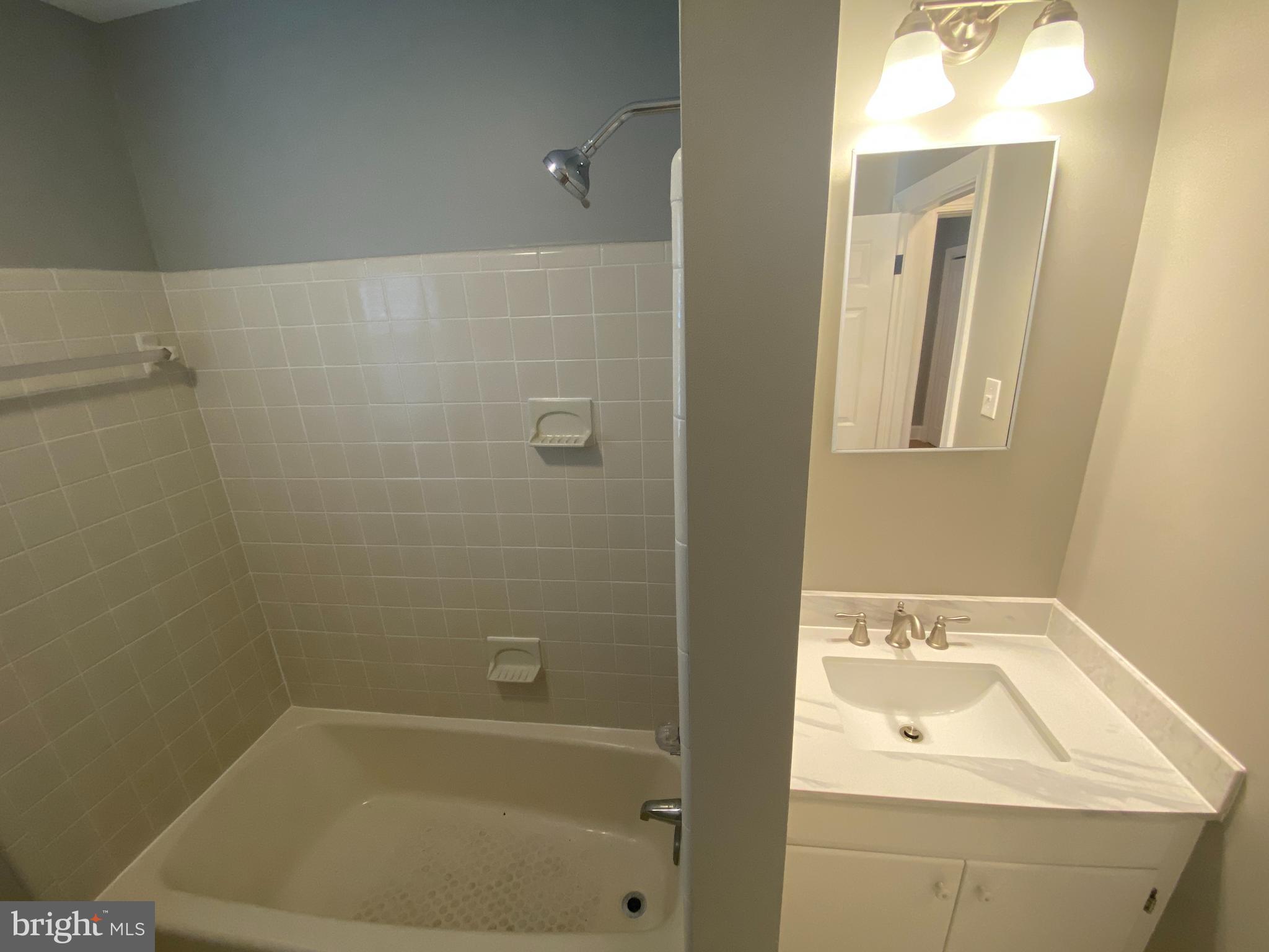 ELLIOT - Residential Lease