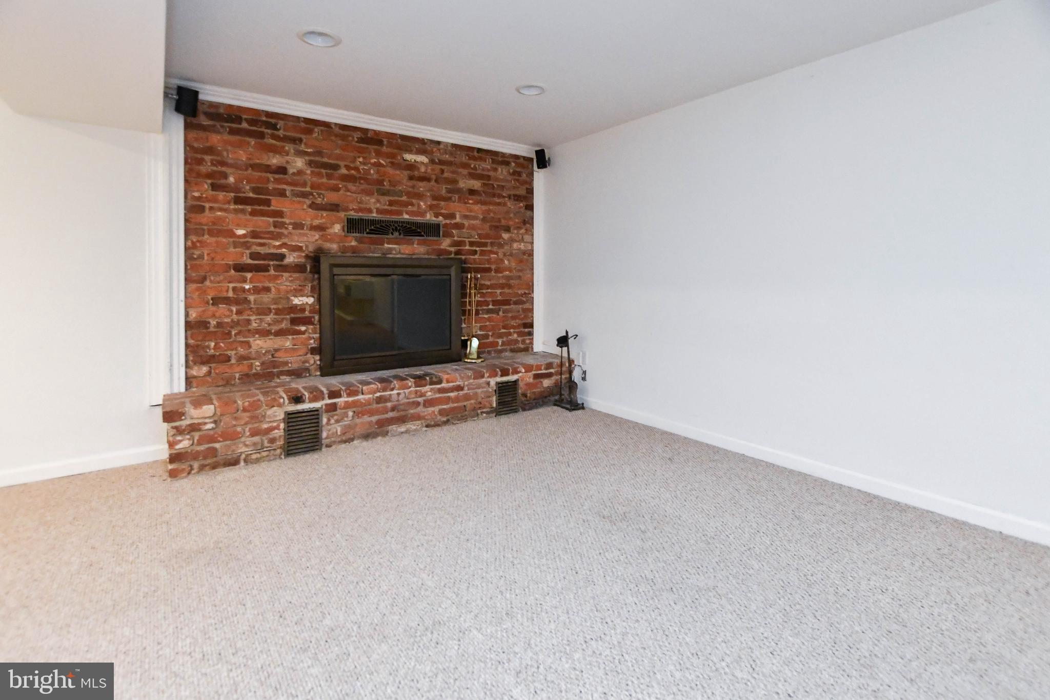 GLENARDEN WOODS - Residential