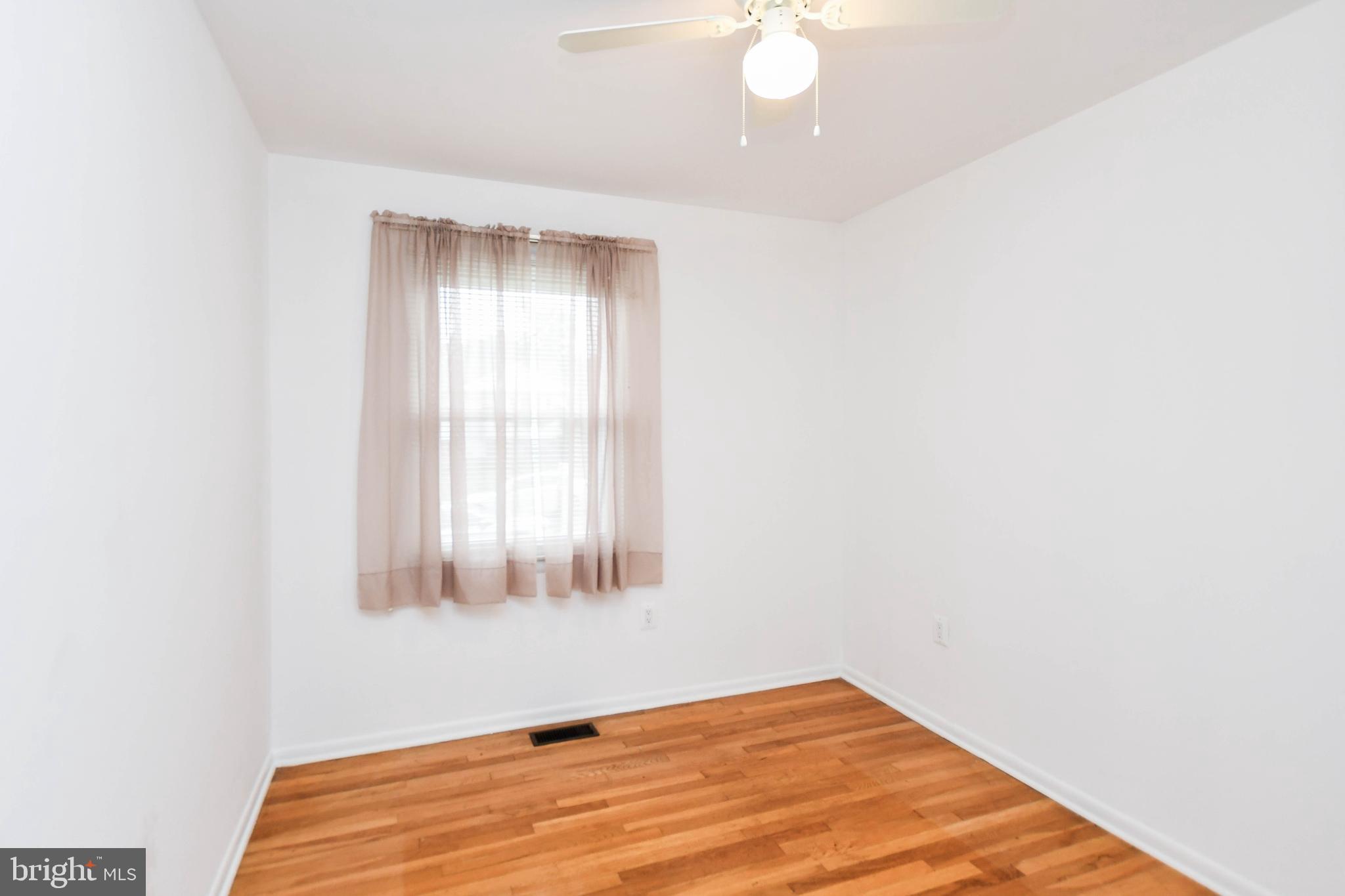 GLENARDEN WOODS - Residential