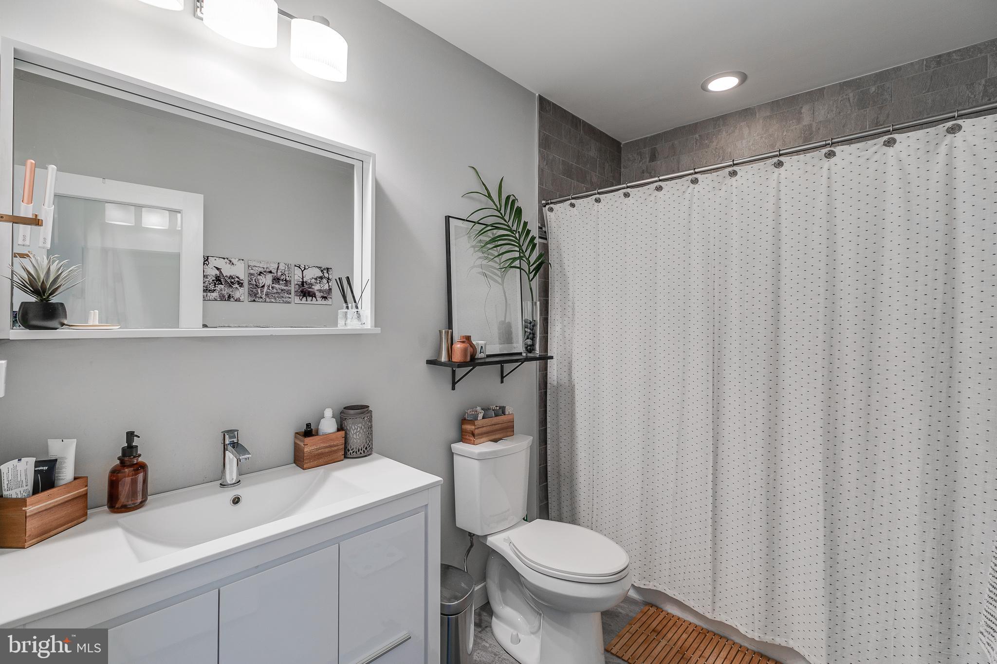 FRANCISVILLE - Residential