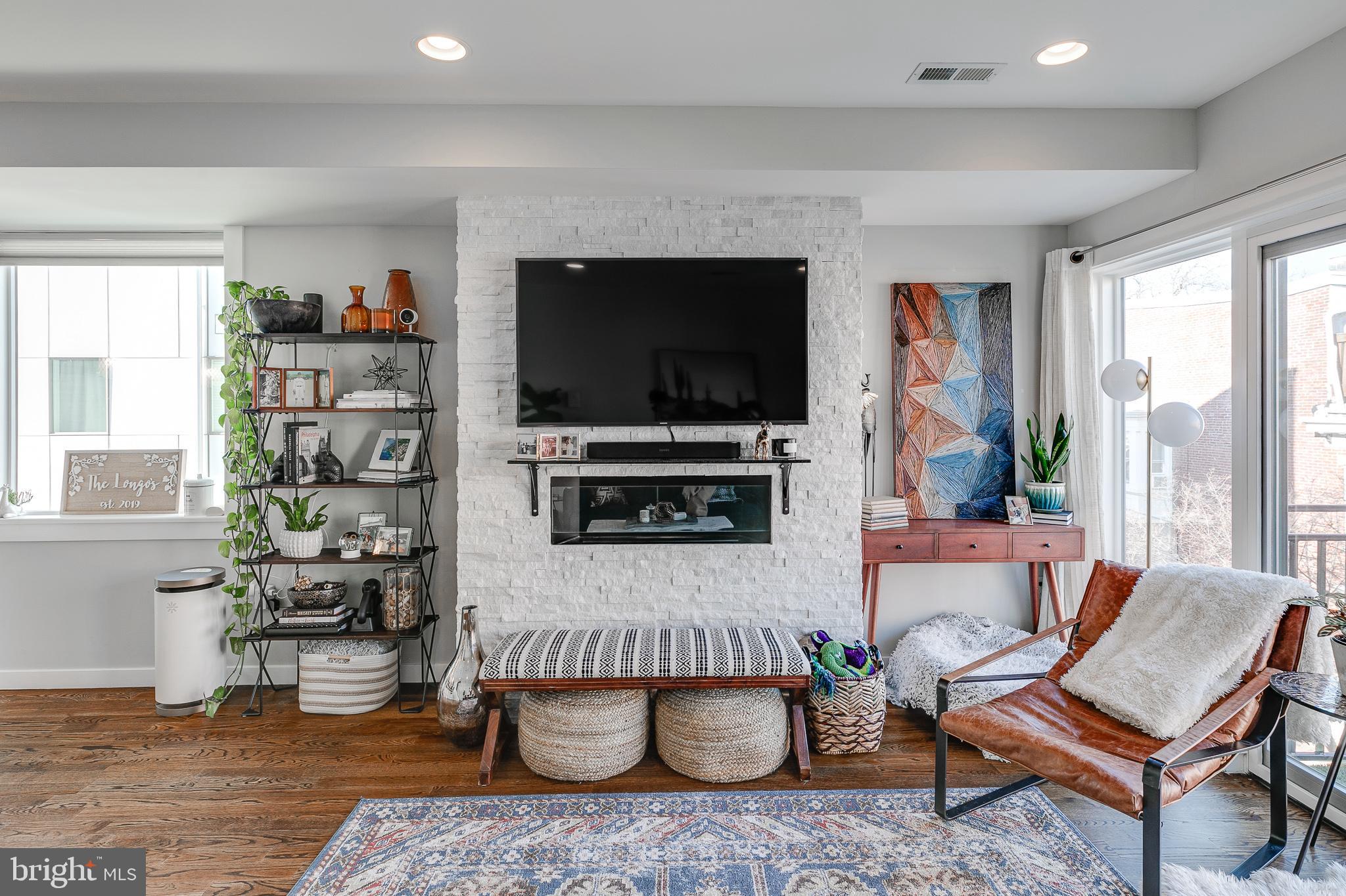 FRANCISVILLE - Residential