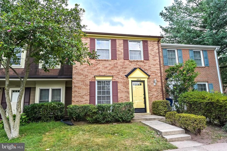 Beautiful 3-bedroom, 1.5-bathroom, two-level townhouse in the sought-after Newgate neighborhood. The home offers tile flooring throughout, an updated kitchen with granite countertops and appliances, and bright living spaces enhanced by newer windows. The two-level design provides a practical and comfortable layout.
Two assigned parking spaces are included. Conveniently located near major commuter routes including RT 28, 29, 50, 66, Fairfax County Parkway, and Dulles Airport, the community also offers a pool, tennis courts, and tot lots, providing both convenience and lifestyle.