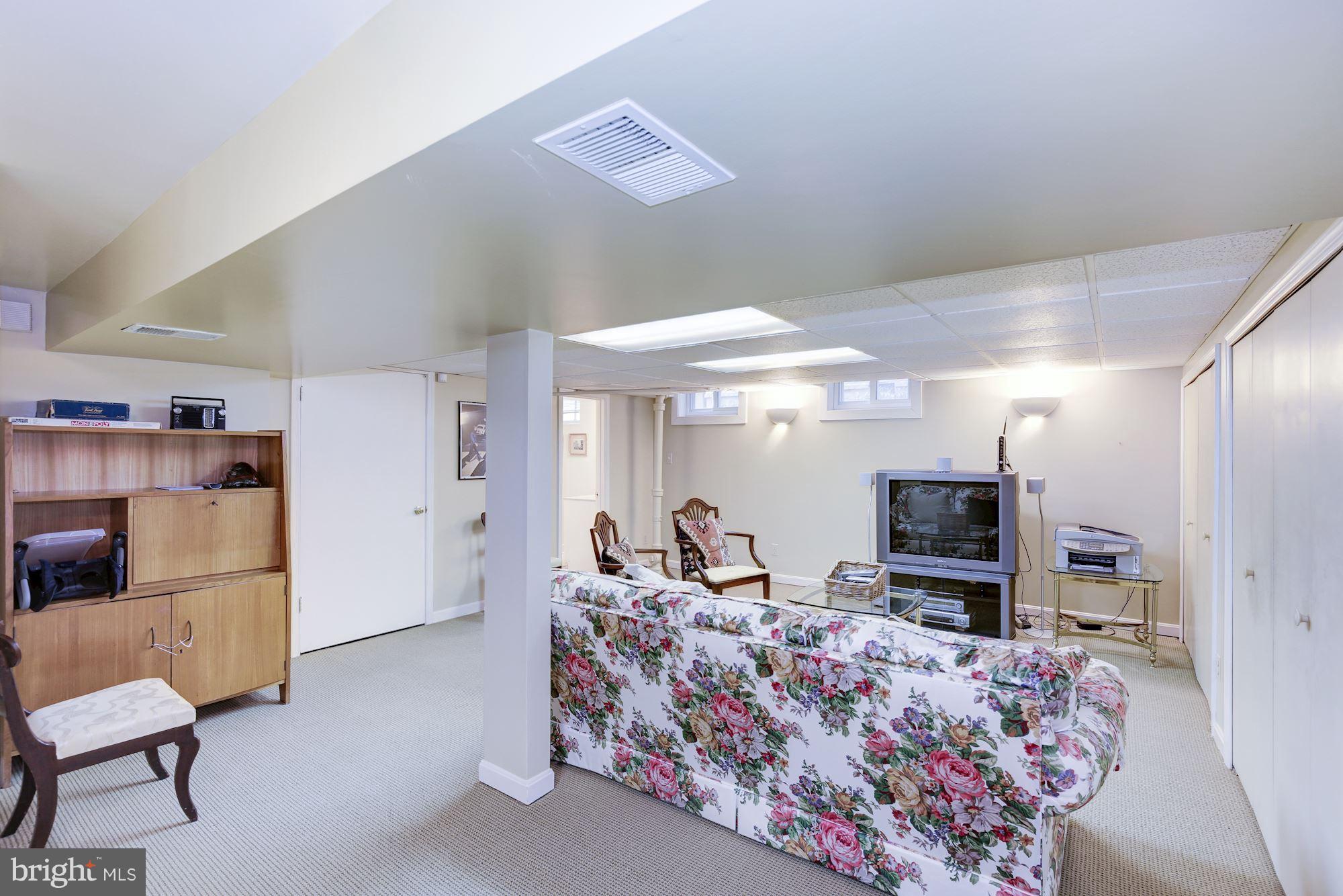 CHEVY CHASE VILLAGE - Residential