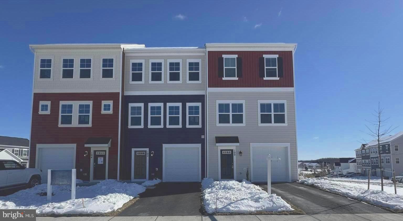 100 FLAXEN MANE COURT