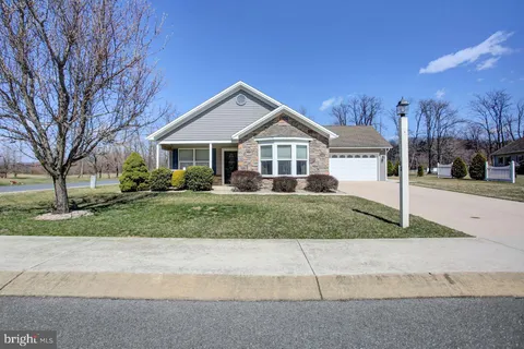 102 Colonial Court, Shippensburg, PA MLS: PACB2040522