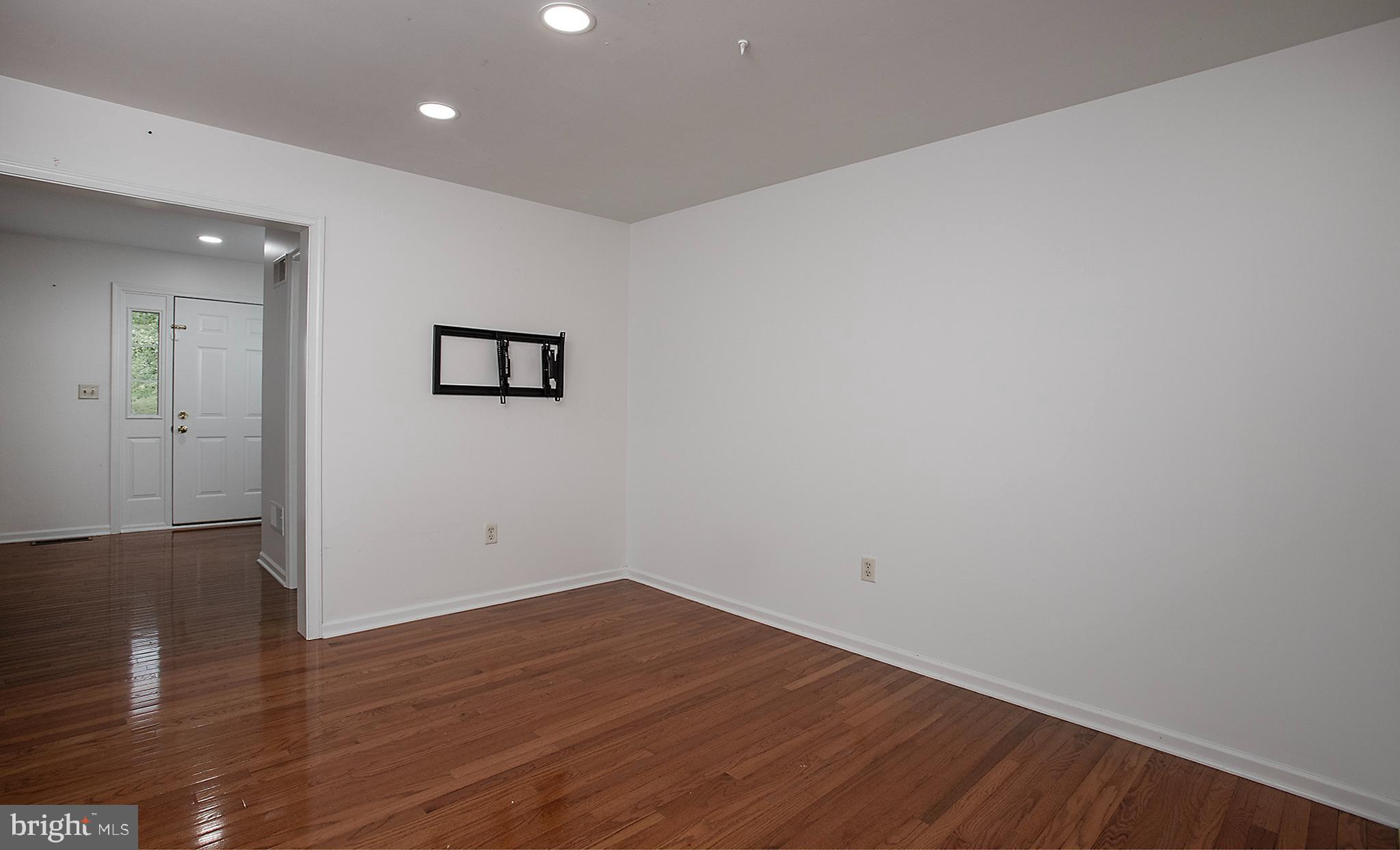 TOWNES AT CROSS CREEK - Residential