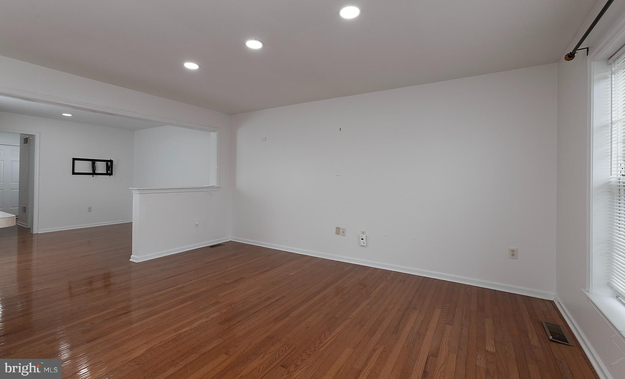 TOWNES AT CROSS CREEK - Residential