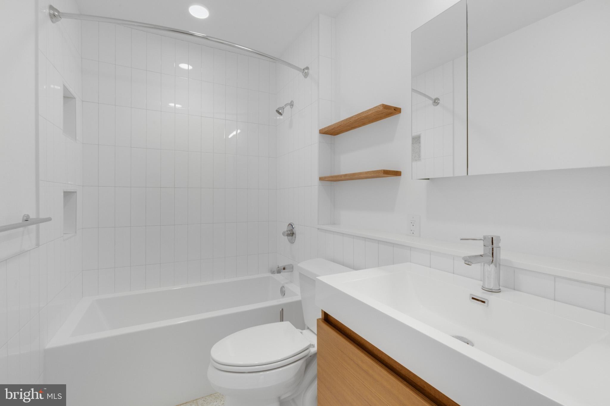 FISHTOWN - Residential Lease