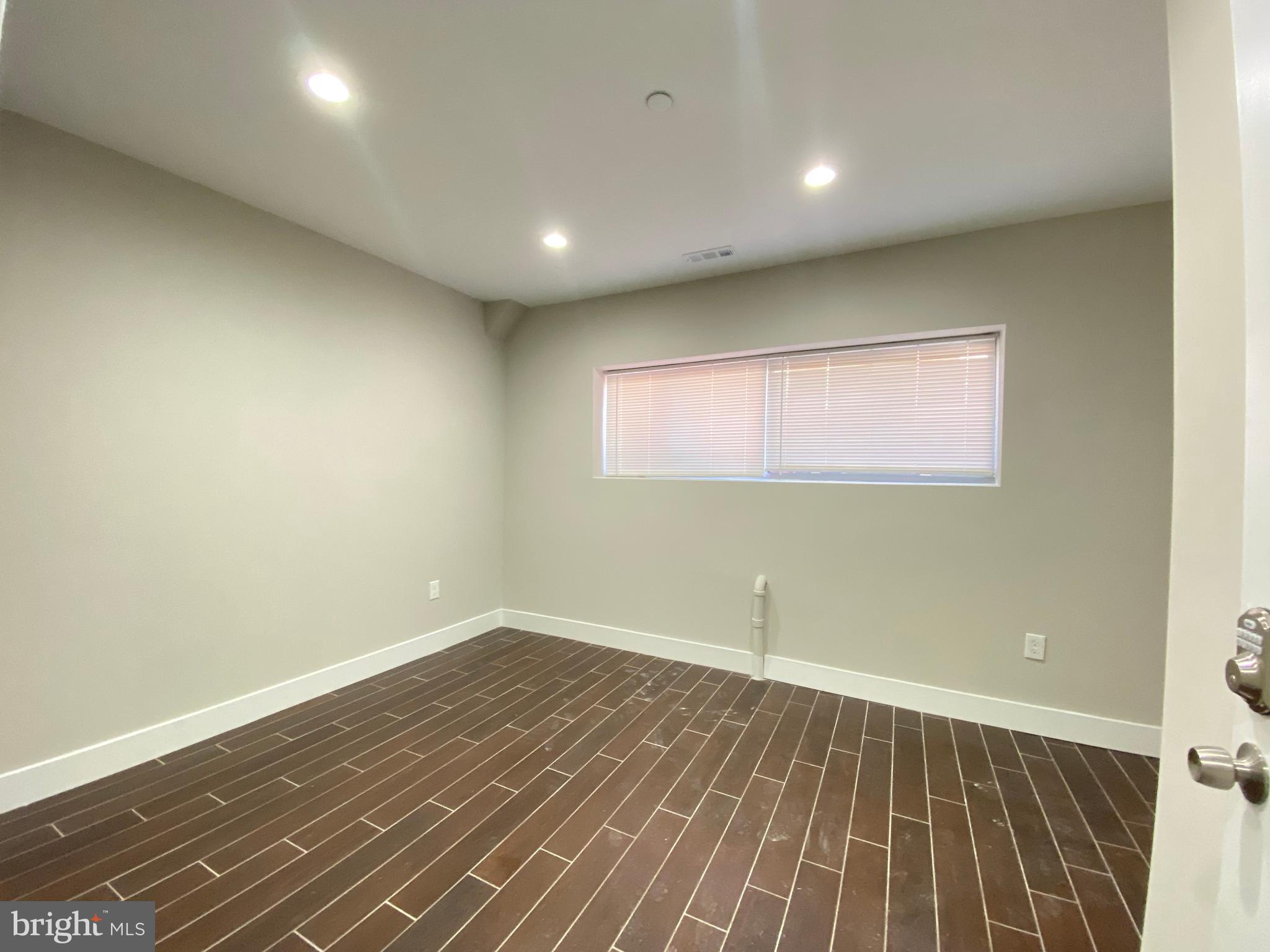 TEMPLE UNIVERSITY - Residential Lease