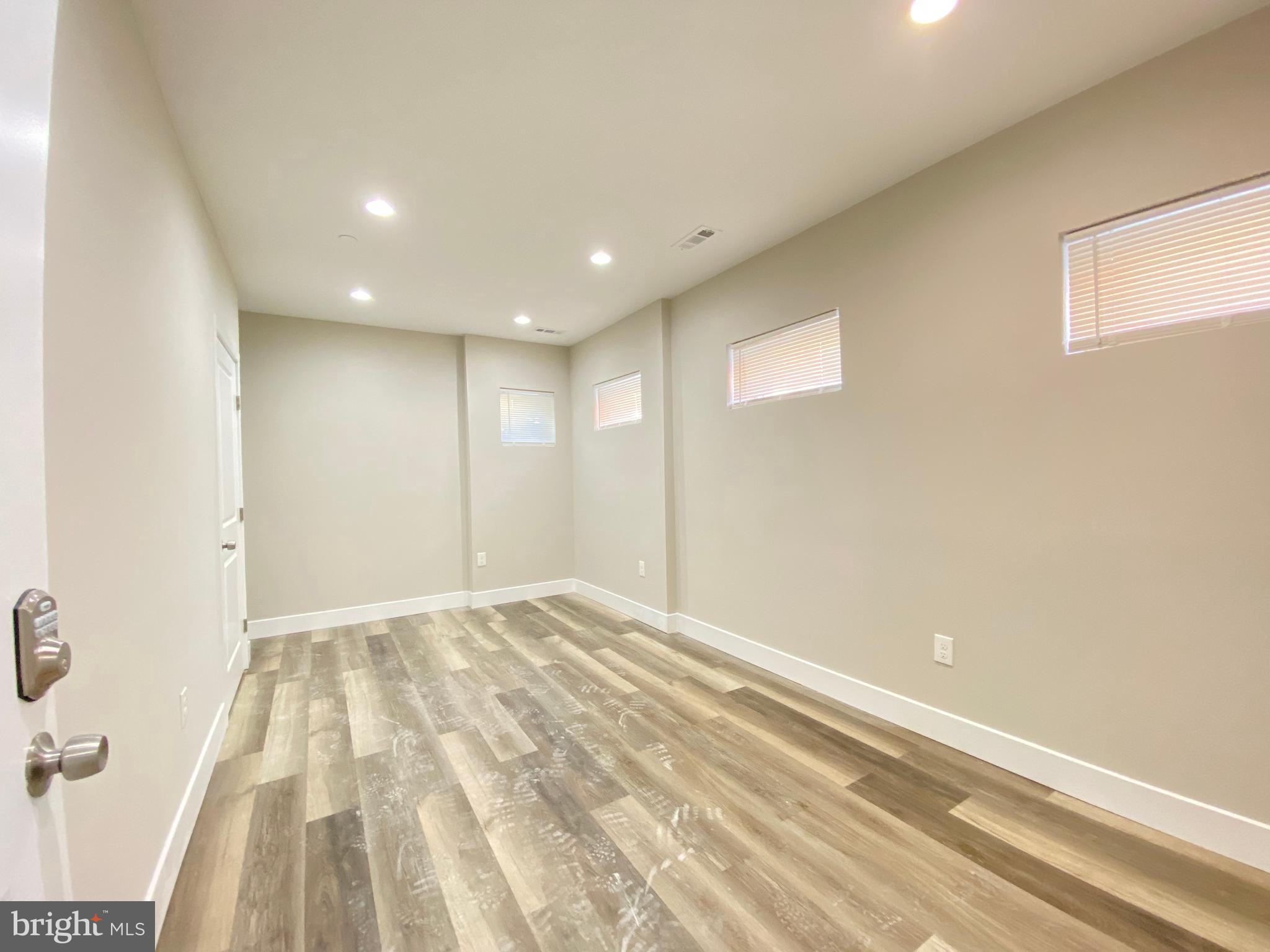 TEMPLE UNIVERSITY - Residential Lease