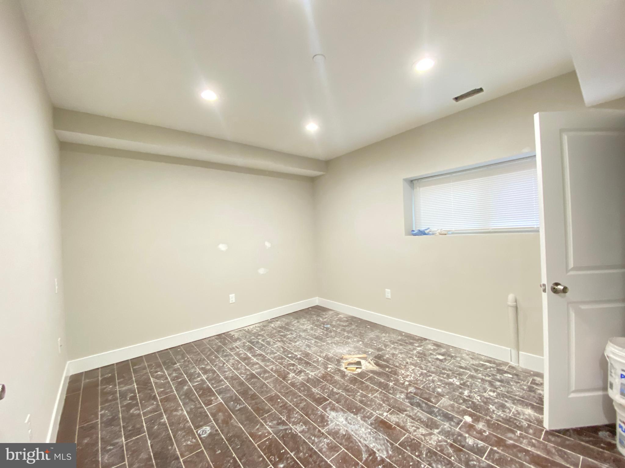 TEMPLE UNIVERSITY - Residential Lease