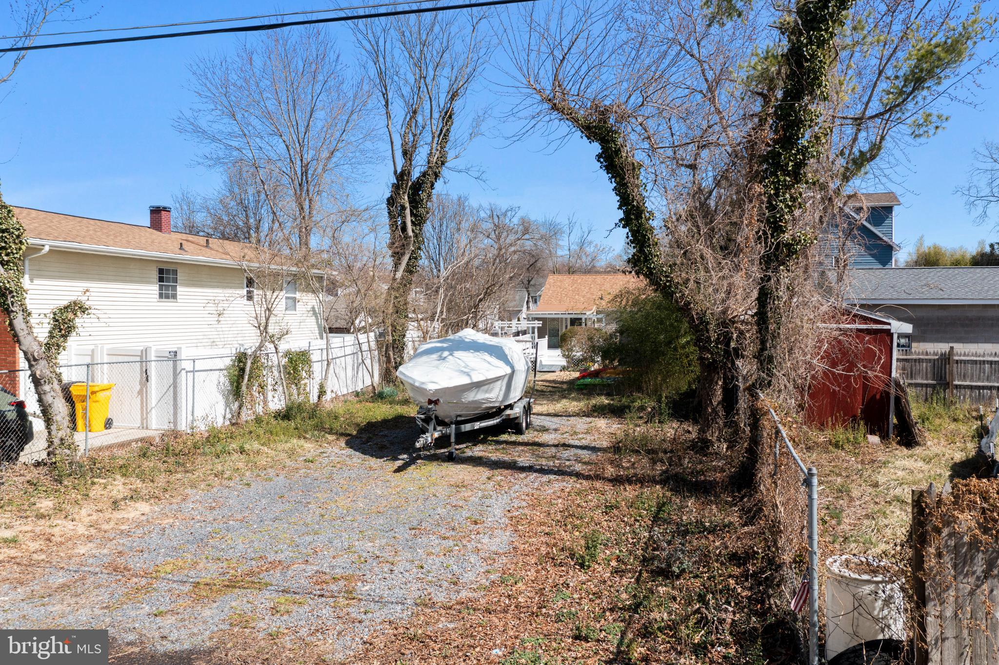 WOODLAND BEACH - Land