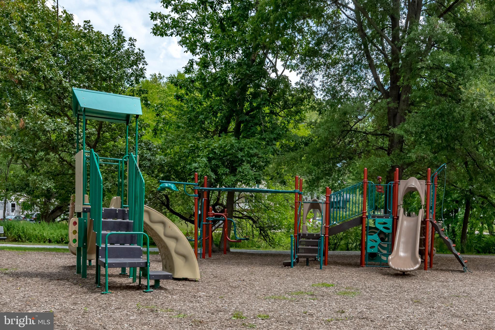 WOODLAND BEACH - Land