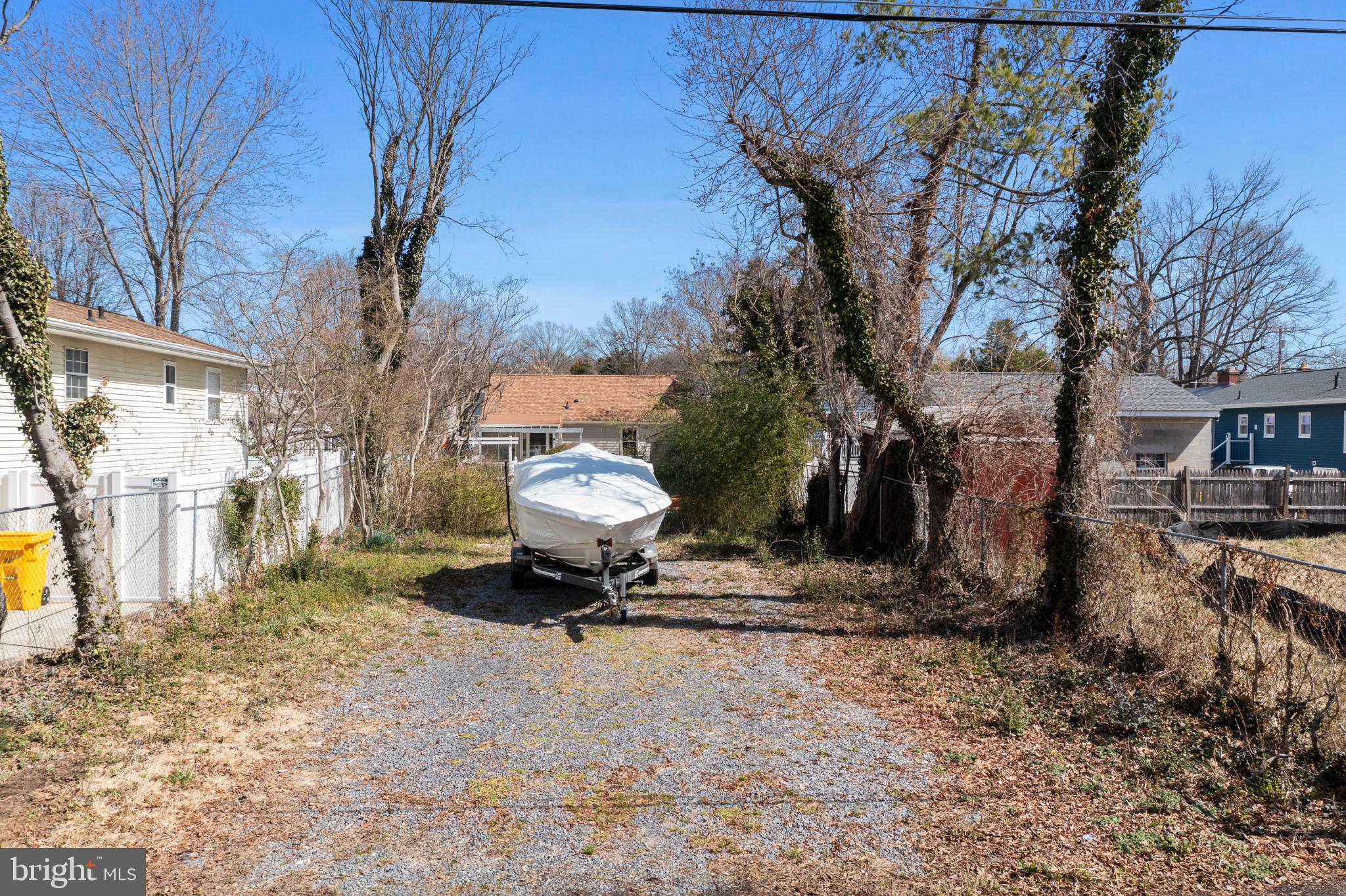 WOODLAND BEACH - Land