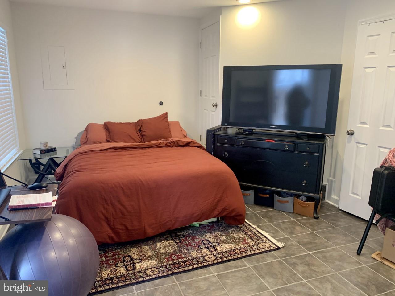 SOUTH RIDING - Residential Lease