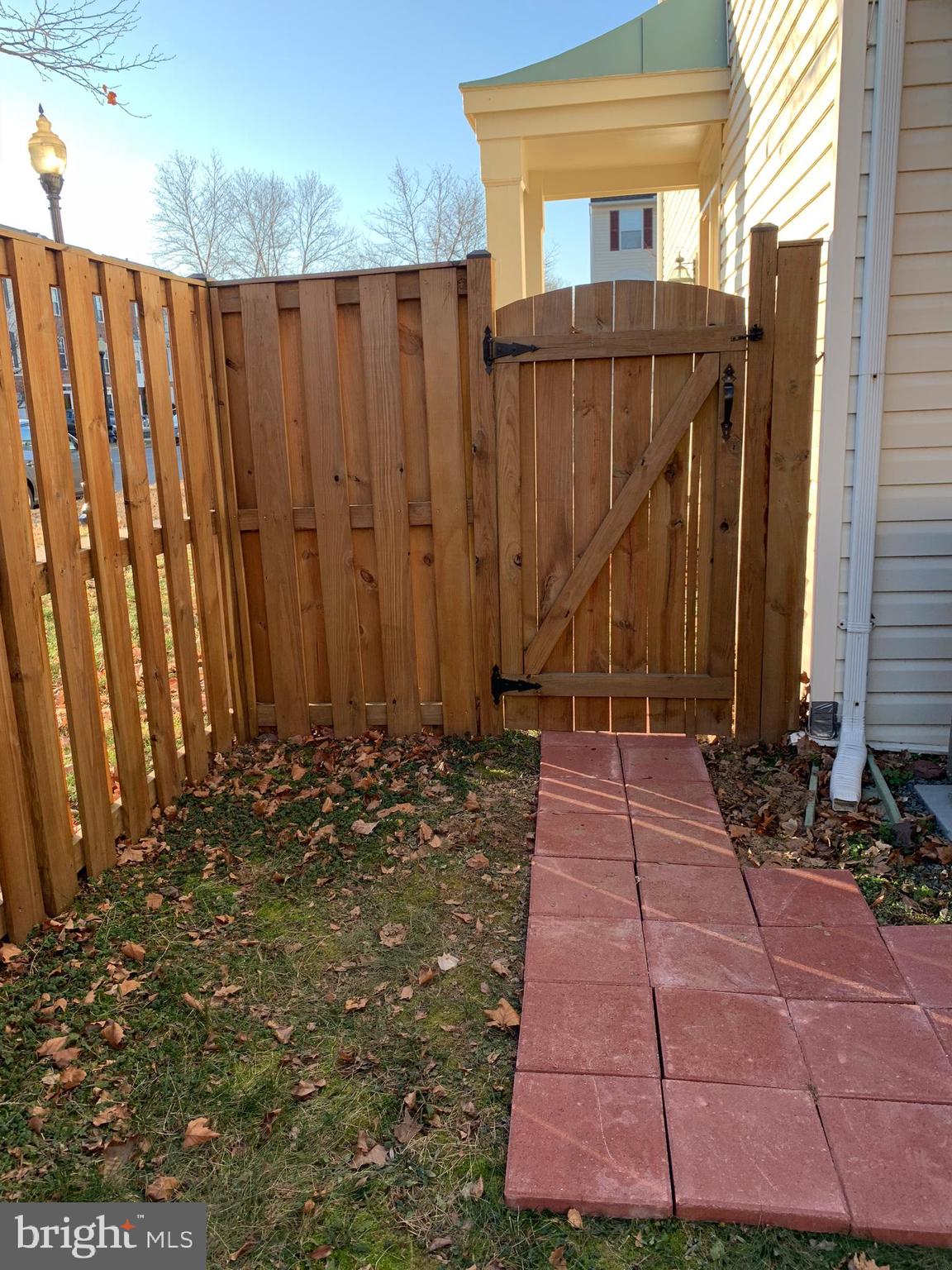 SOUTH RIDING - Residential Lease