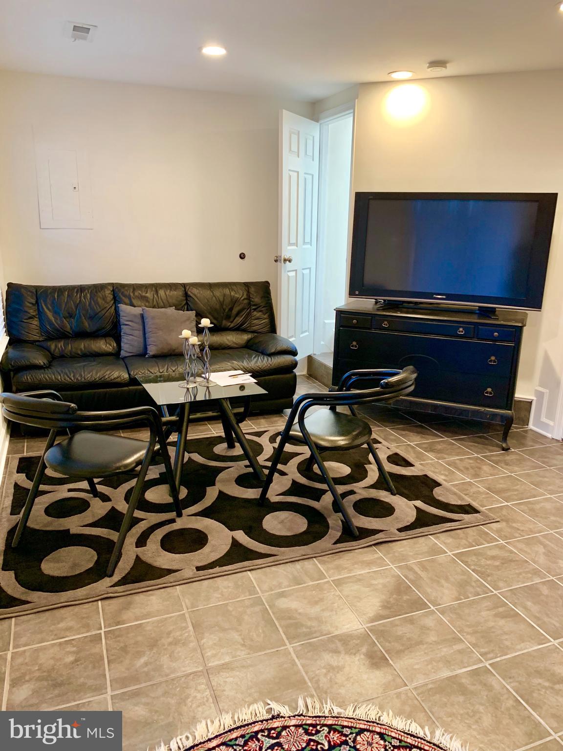 SOUTH RIDING - Residential Lease