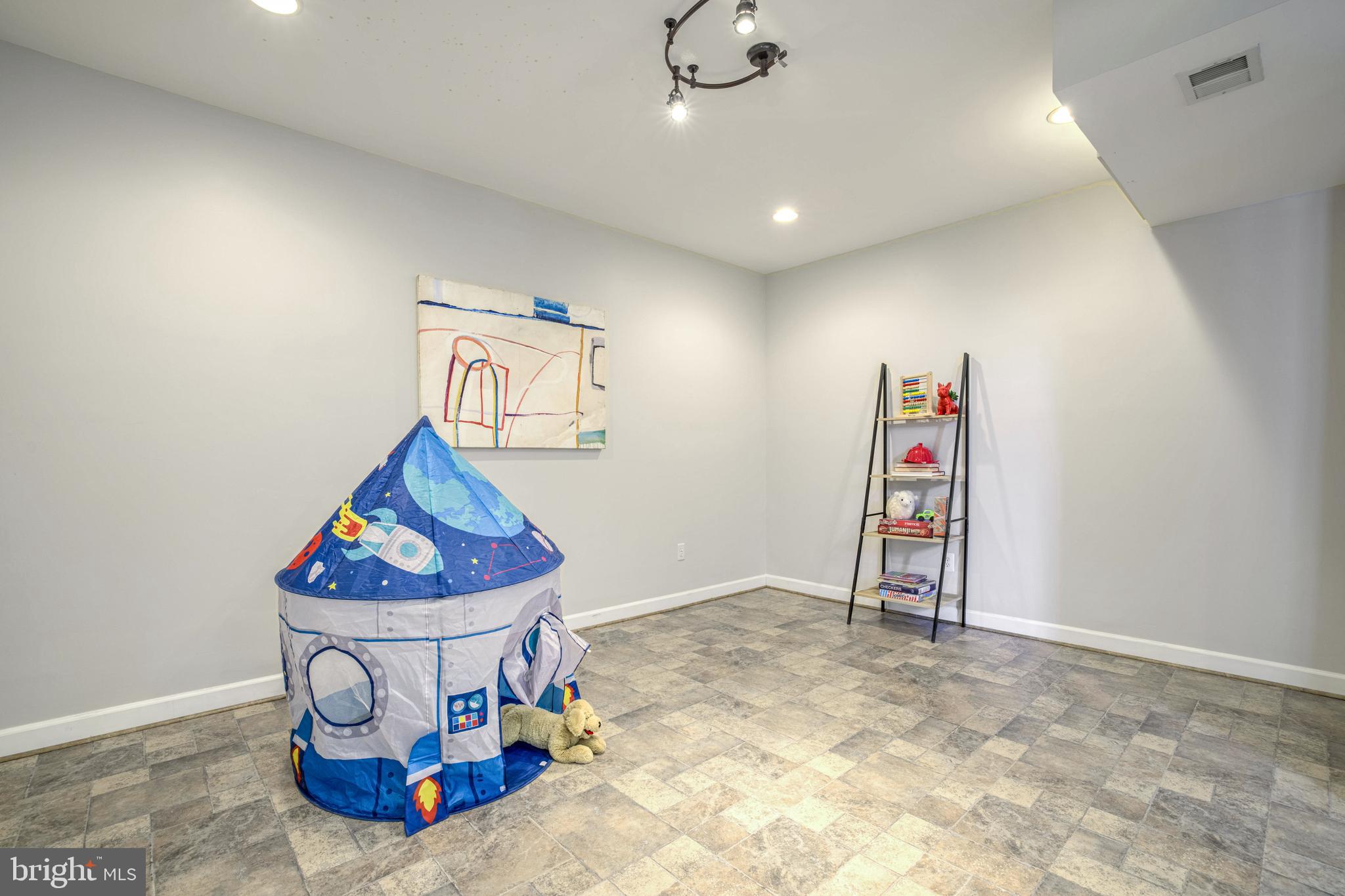 HIGHLANDS AT CLARKSBURG - Residential