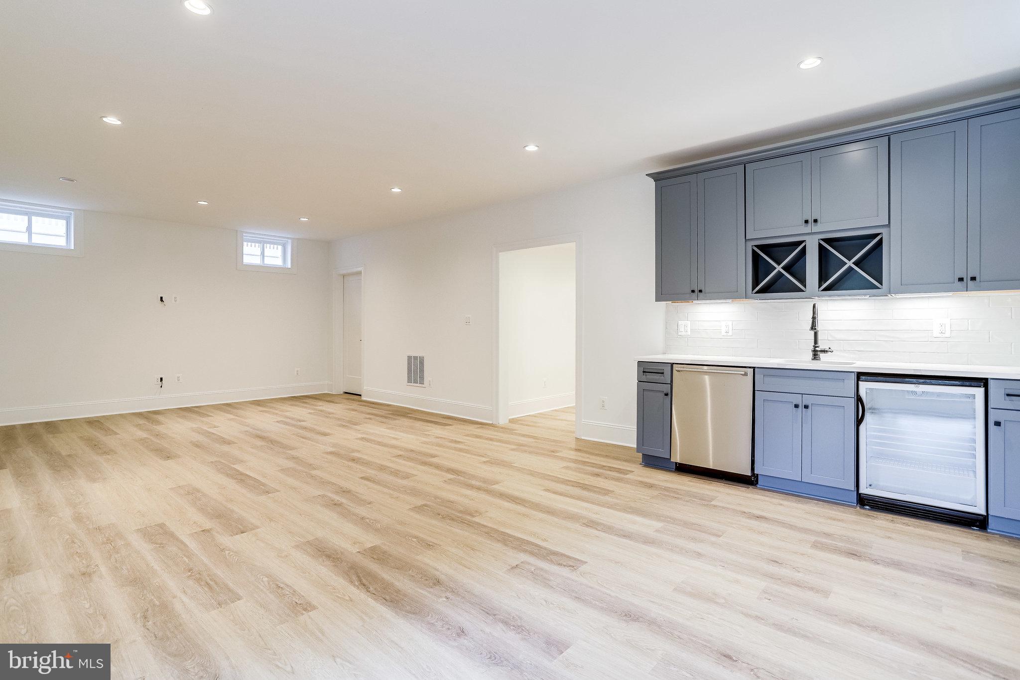 DOUGLAS ESTATES - Residential